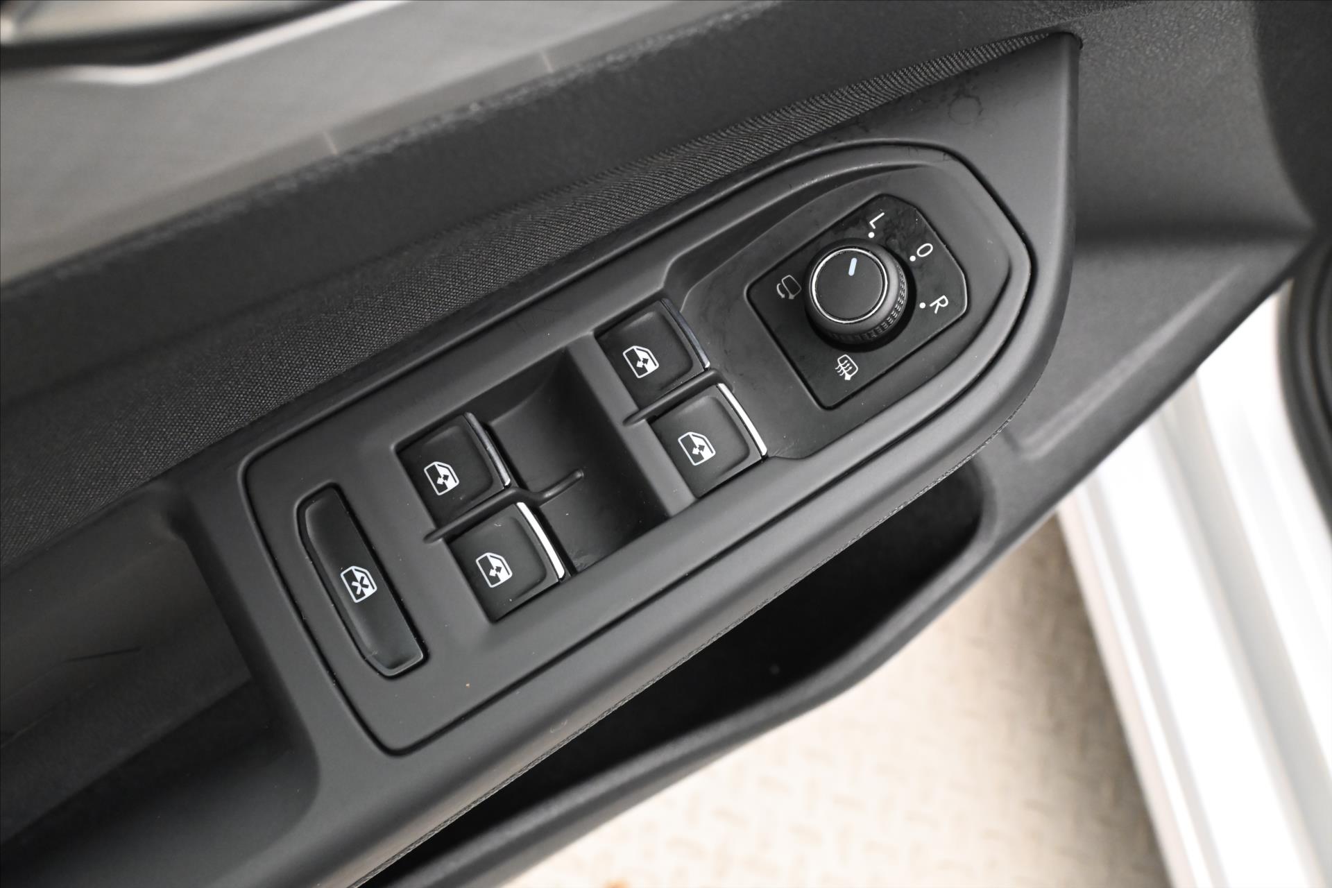 Hlavní fotografie vozu Volkswagen Golf 2,0 TDI 85 kW Life ACC Záruka až 5 let (26)