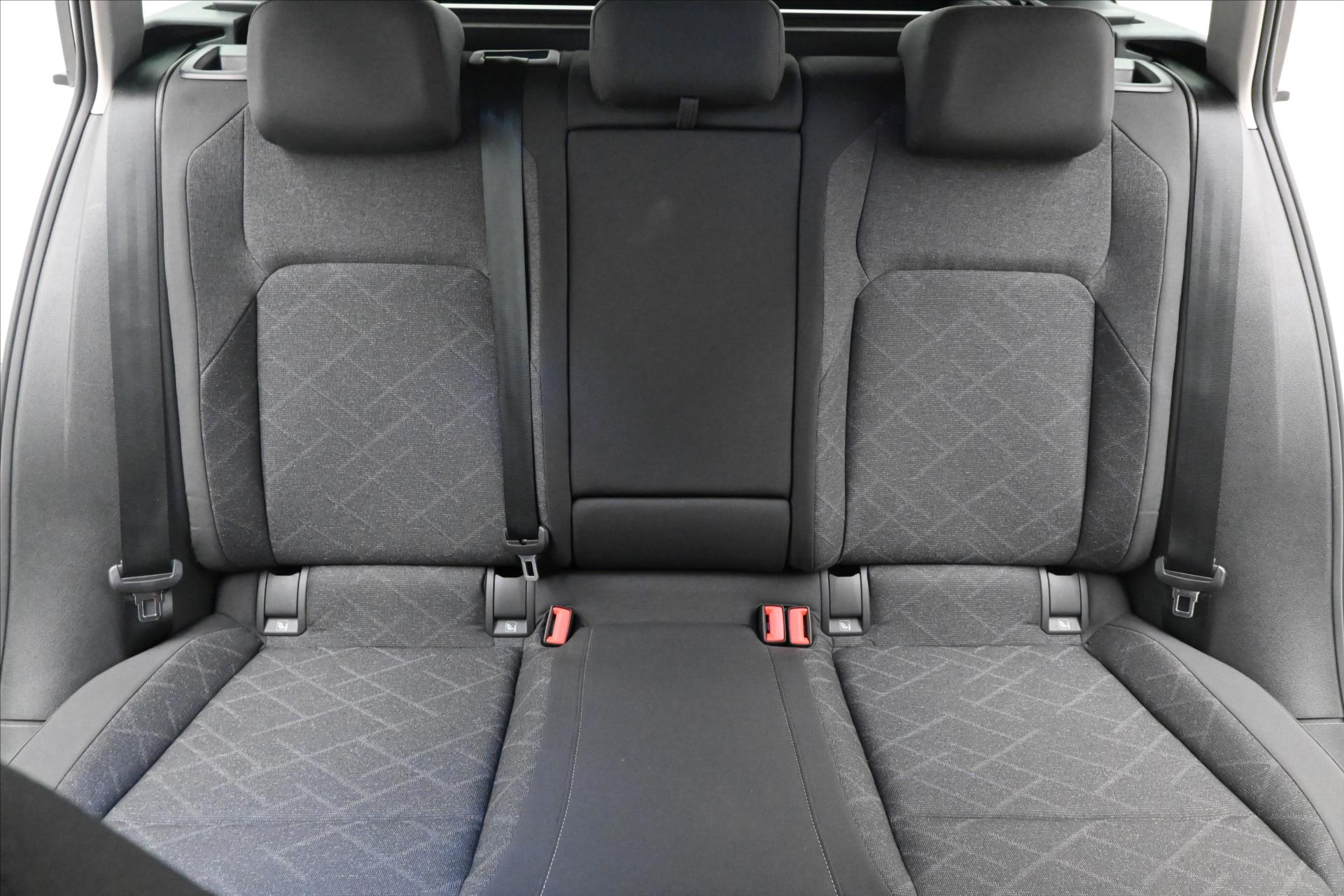 Hlavní fotografie vozu Volkswagen Golf 2,0 TDI 85 kW Life ACC Záruka až 5 let (28)