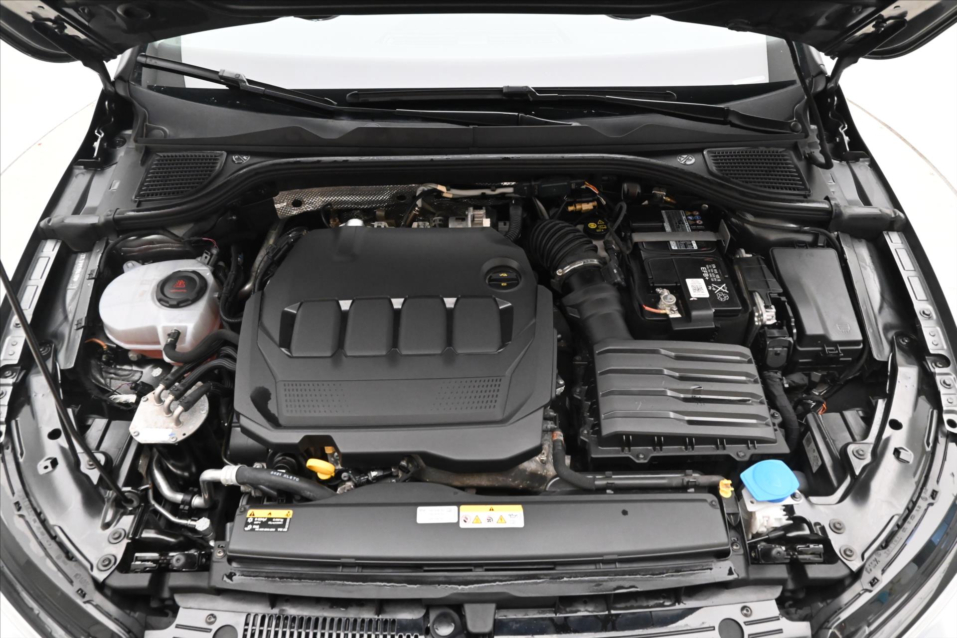 Hlavní fotografie vozu Volkswagen Golf 2,0 TDI 85 kW Life ACC Záruka až 5 let (9)