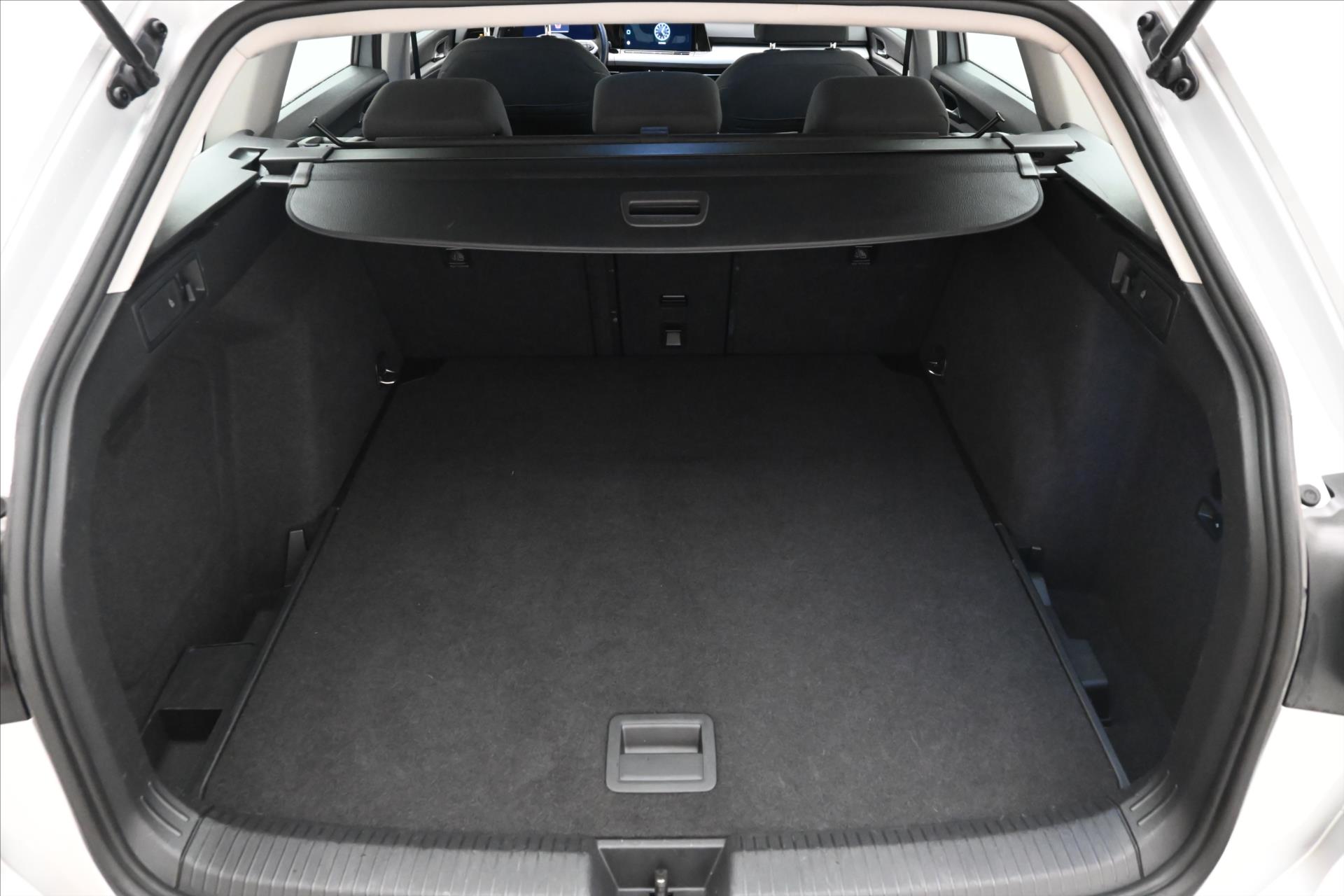 Main photo of the car Volkswagen Golf 2.0 TDI 110 kW Life Warranty up to 5 years (10)