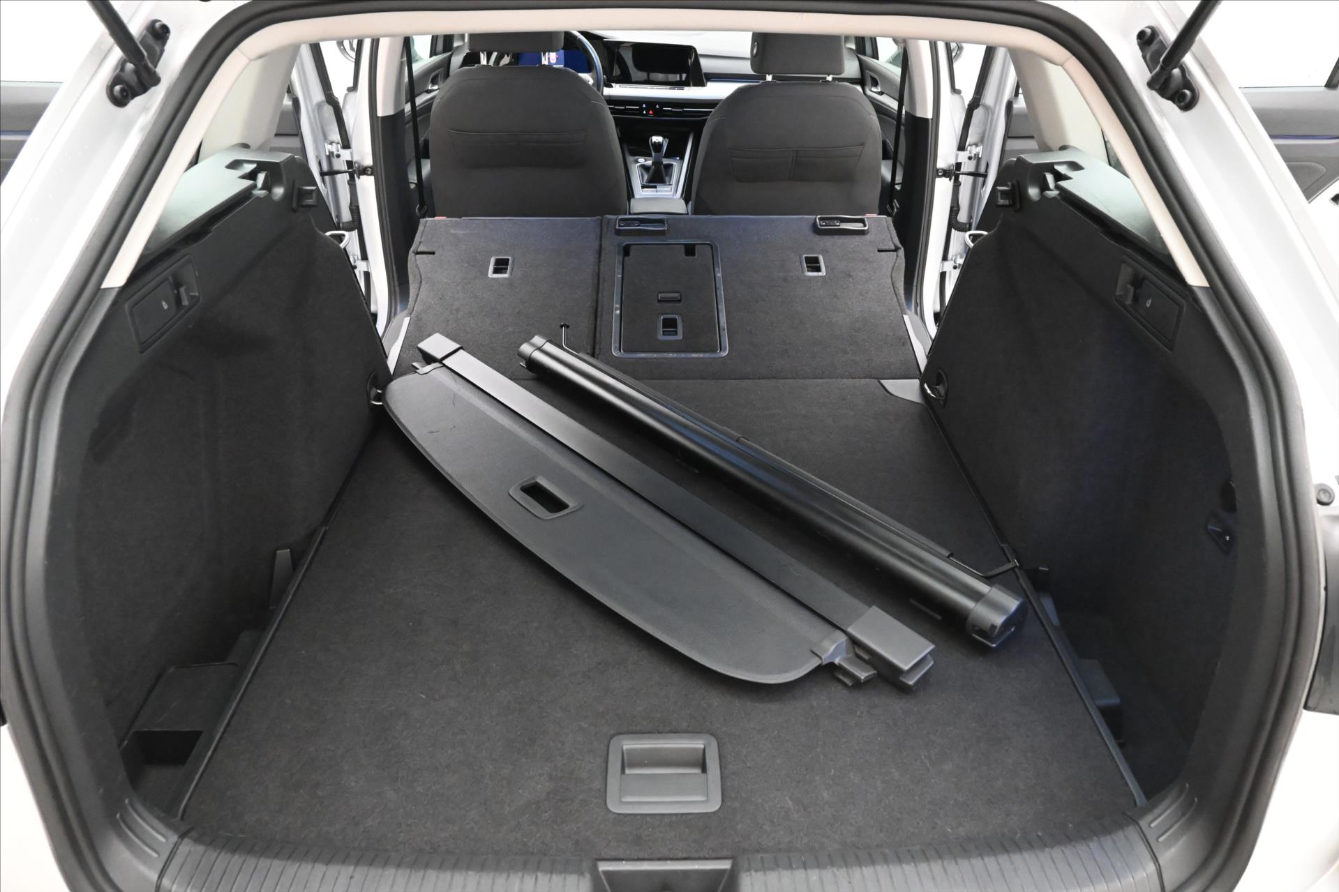 Main photo of the car Volkswagen Golf 2.0 TDI 110 kW Life Warranty up to 5 years (11)