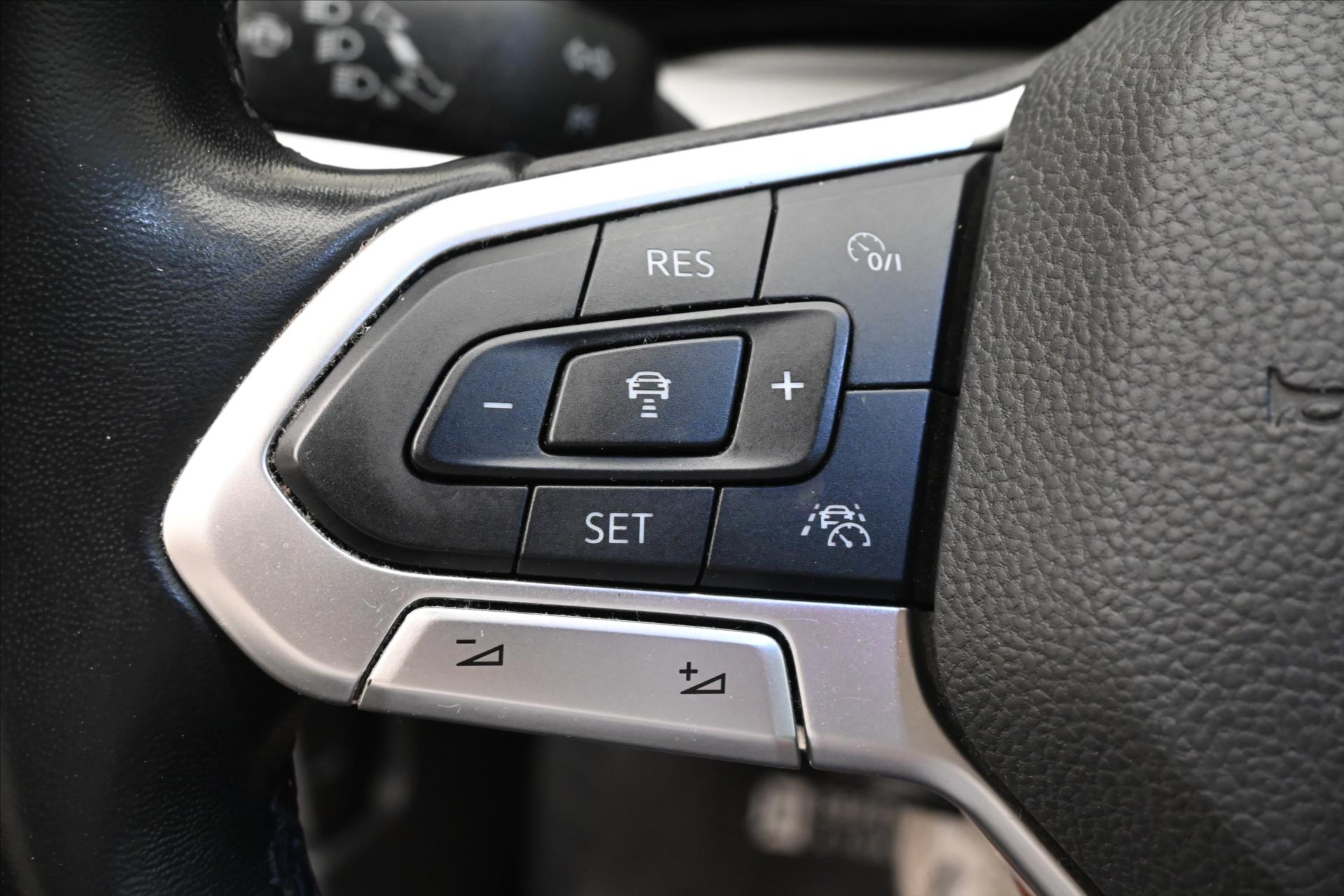 Main photo of the car Volkswagen Golf 2.0 TDI 110 kW Life Warranty up to 5 years (22)