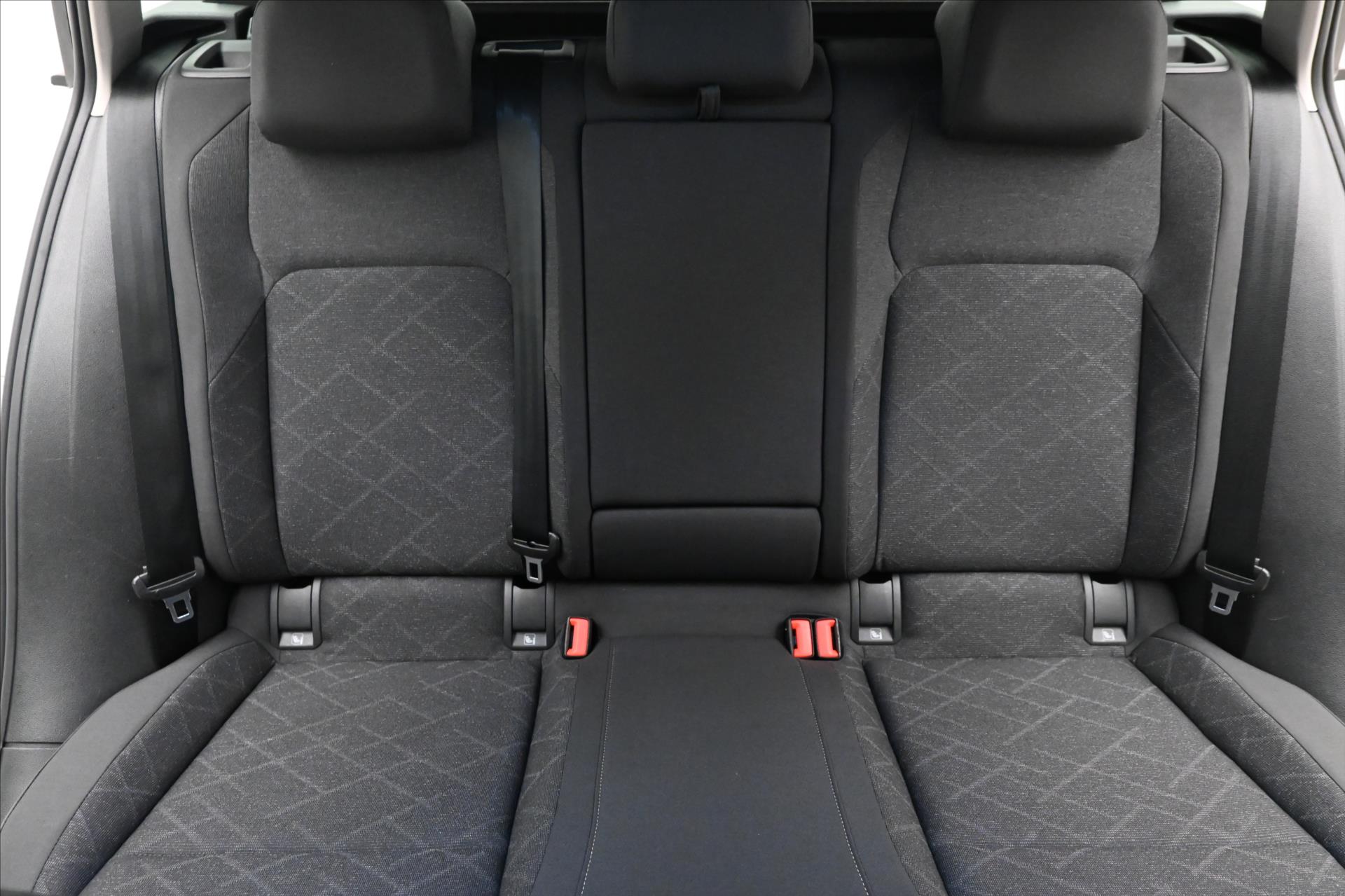 Main photo of the car Volkswagen Golf 2.0 TDI 110 kW Life Warranty up to 5 years (26)