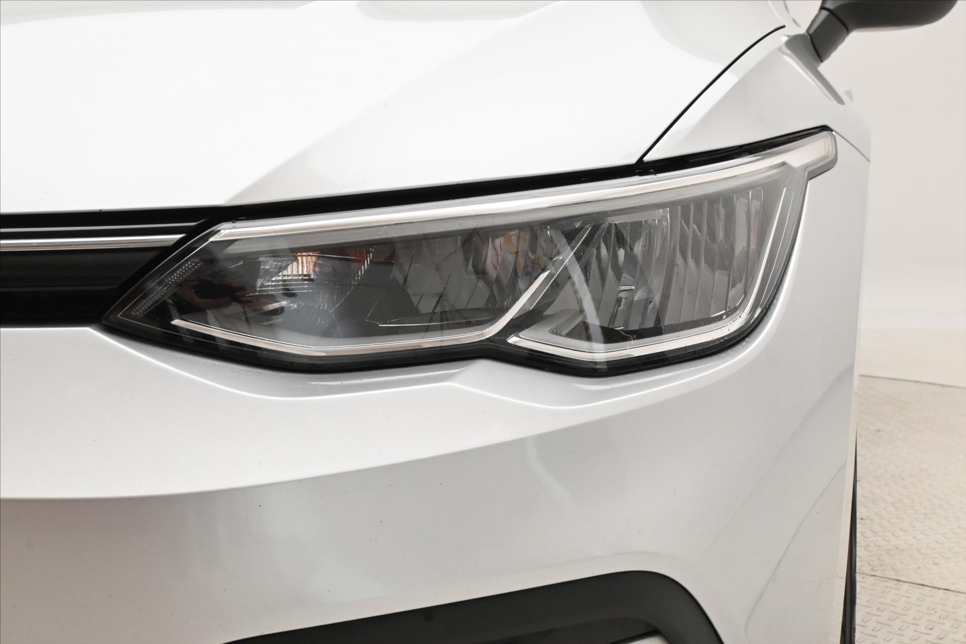 Main photo of the car Volkswagen Golf 2.0 TDI 110 kW Life Warranty up to 5 years (28)