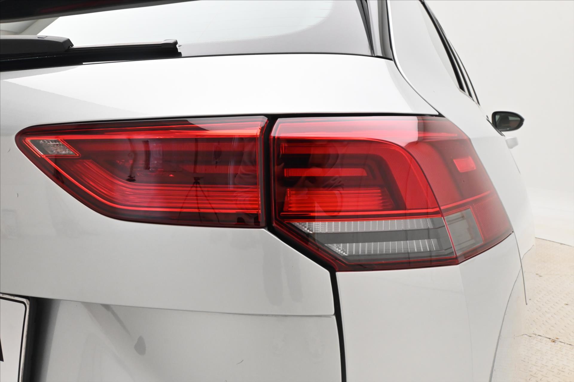 Main photo of the car Volkswagen Golf 2.0 TDI 110 kW Life Warranty up to 5 years (29)