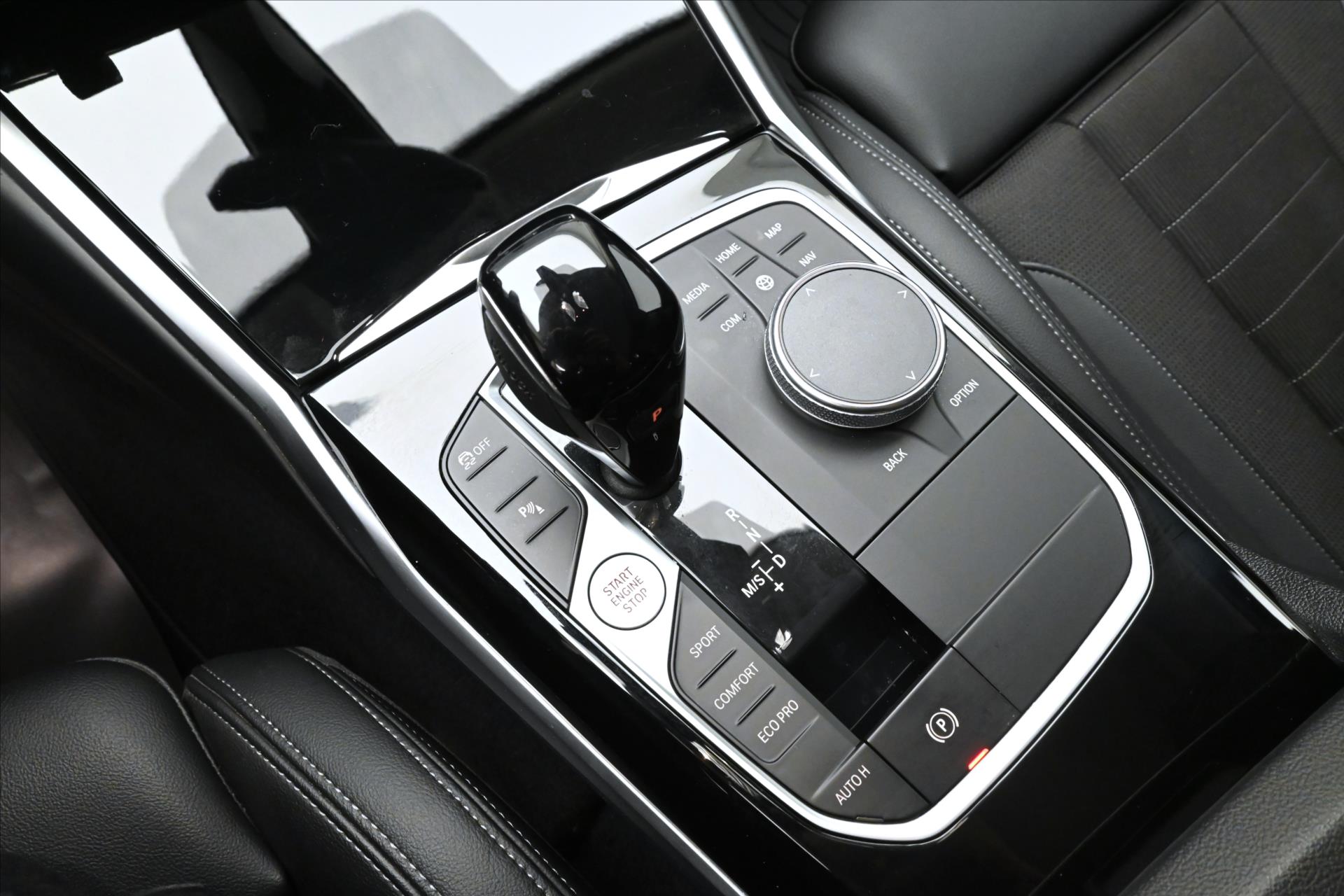 Hlavní fotografie vozu BMW Řada 3 2,0 320d 140kW STEPTRONIC Záruka až 5 let (22)