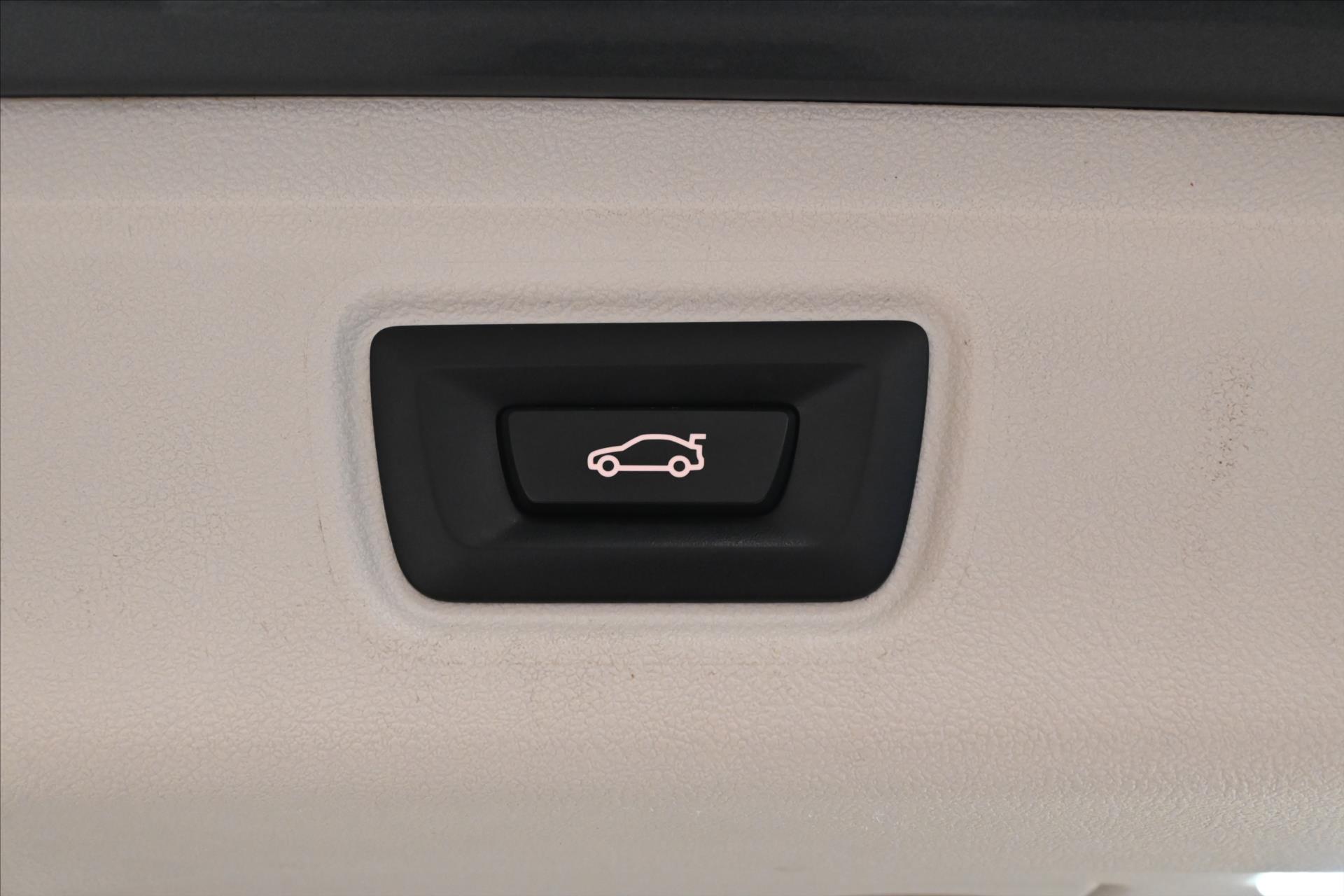 Hlavní fotografie vozu BMW Řada 3 2,0 320d 140kW STEPTRONIC Záruka až 5 let (27)