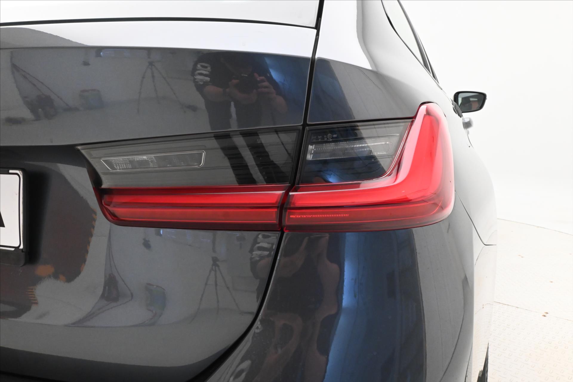 Hlavní fotografie vozu BMW Řada 3 2,0 320d 140kW STEPTRONIC Záruka až 5 let (31)