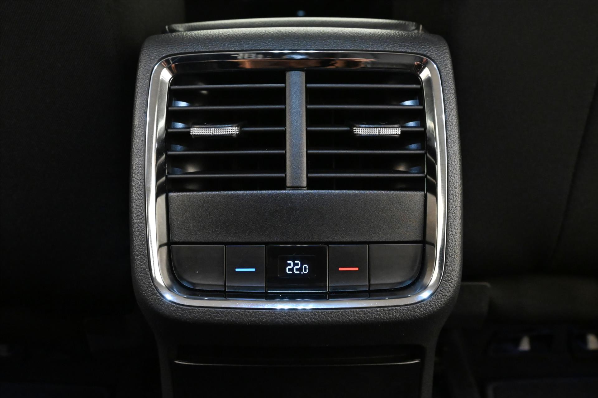 Main photo of the car Skoda Octavia 2.0 TDI 110kW DSG Style Warranty up to 5 years (22)