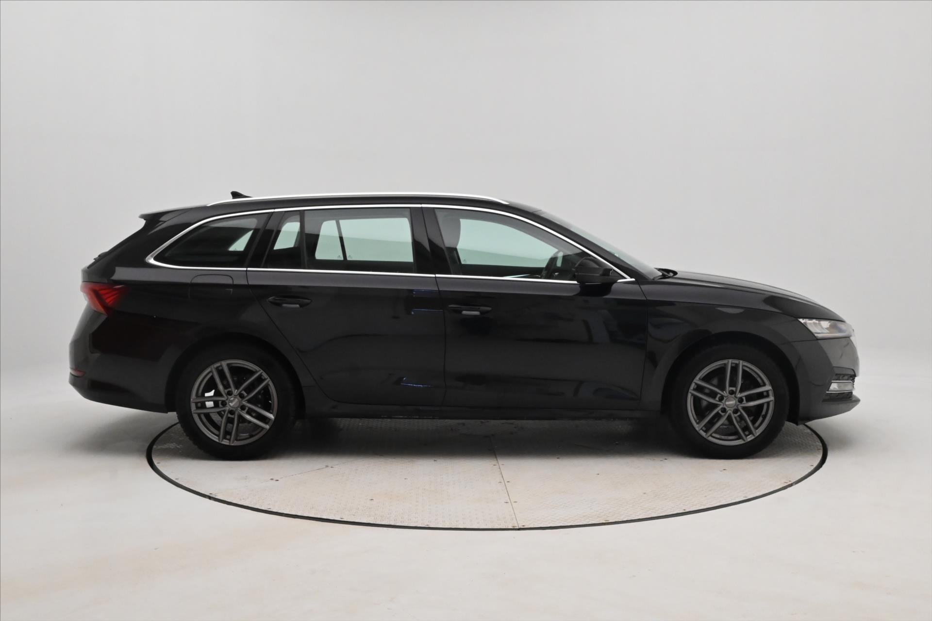 Main photo of the car Skoda Octavia 2.0 TDI 110kW DSG Style Warranty up to 5 years (4)