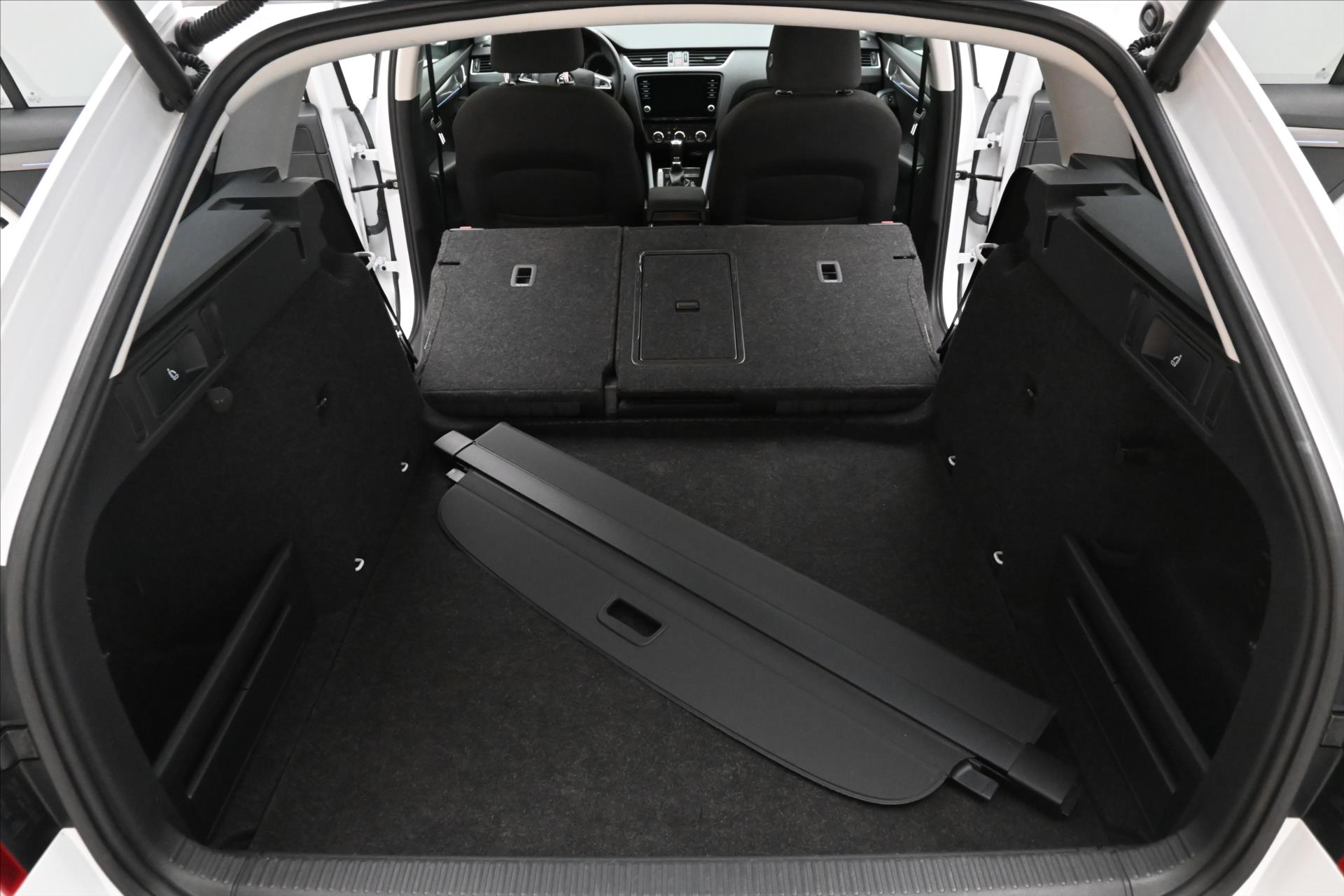 Hlavní fotografie vozu Škoda Octavia 2,0 TDI 110 KW DSG STYLE Záruka až 5 let (11)