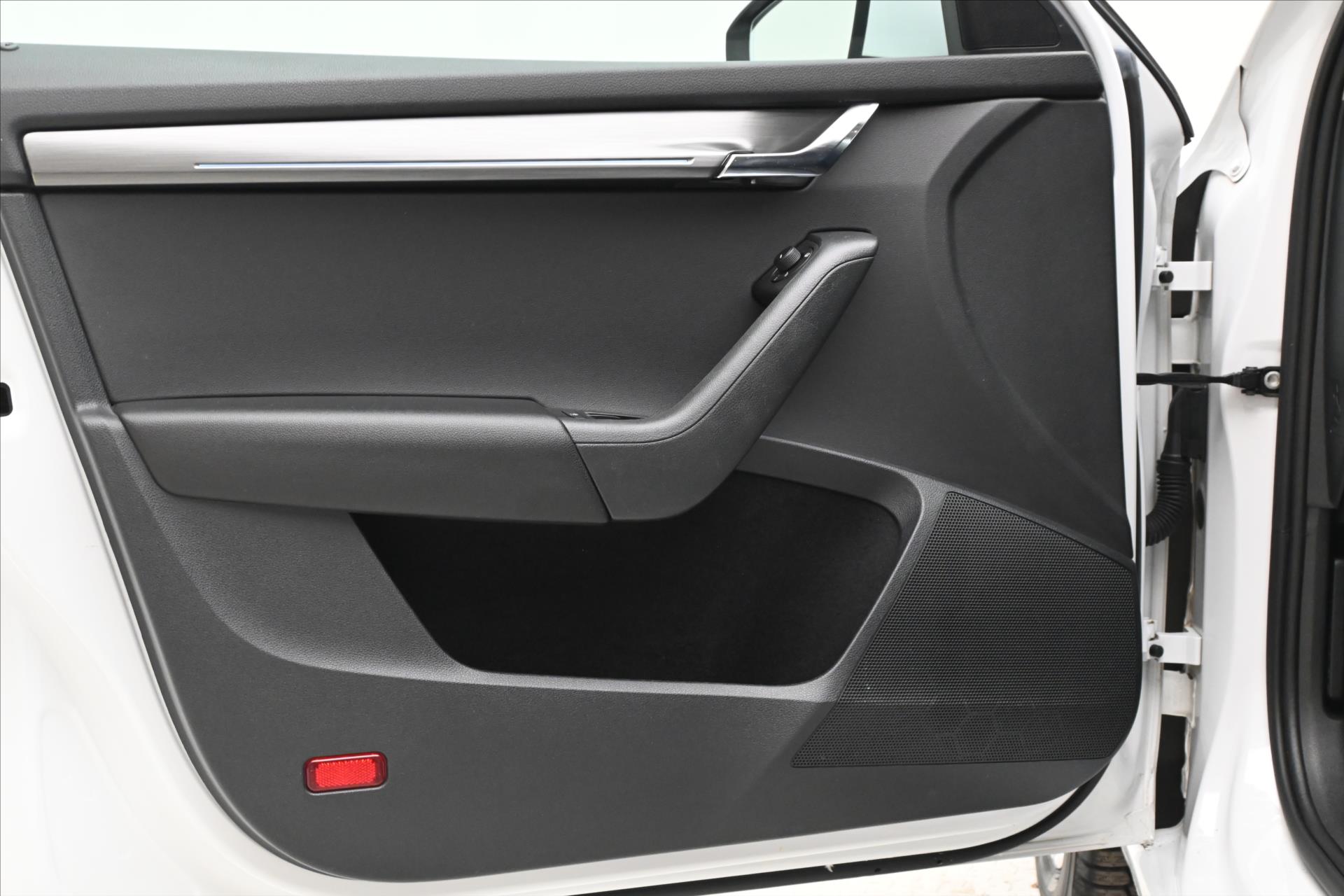 Hlavní fotografie vozu Škoda Octavia 2,0 TDI 110 KW DSG STYLE Záruka až 5 let (23)