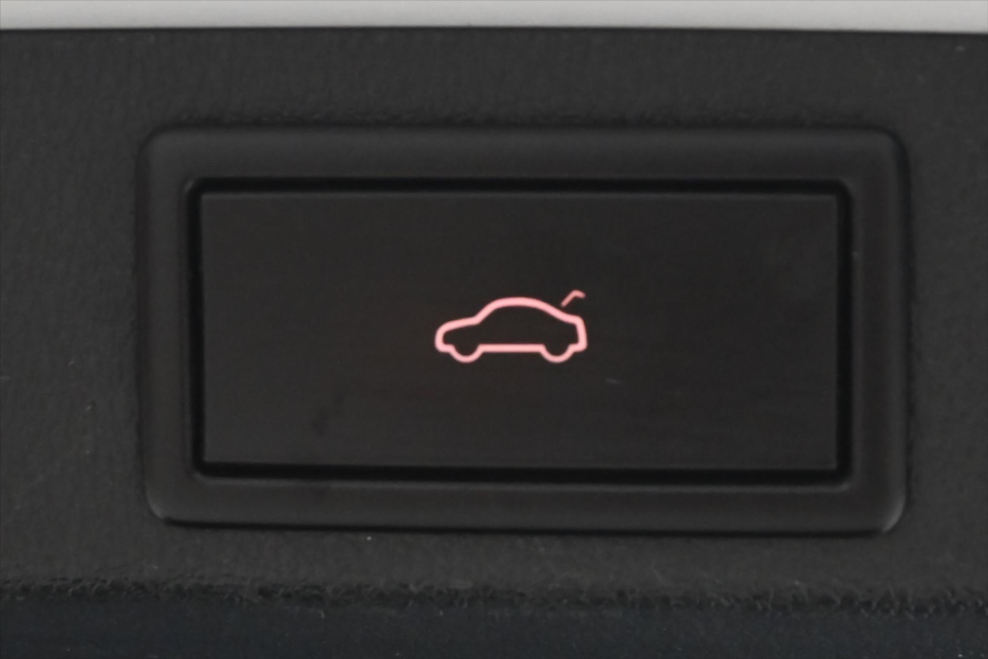 Hlavní fotografie vozu Škoda Octavia 2,0 TDI 110 KW DSG STYLE Záruka až 5 let (26)