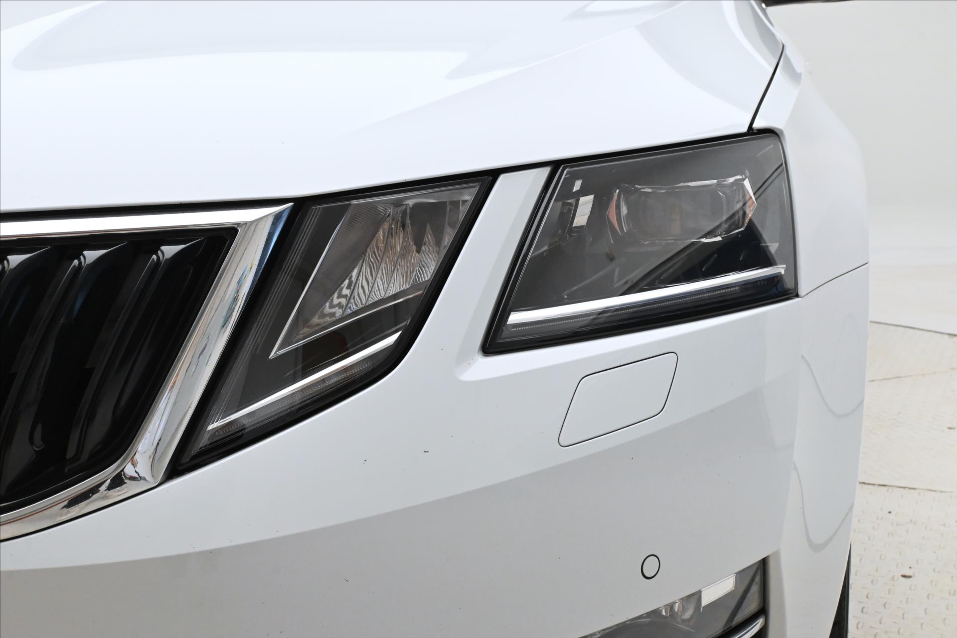 Hlavní fotografie vozu Škoda Octavia 2,0 TDI 110 KW DSG STYLE Záruka až 5 let (28)