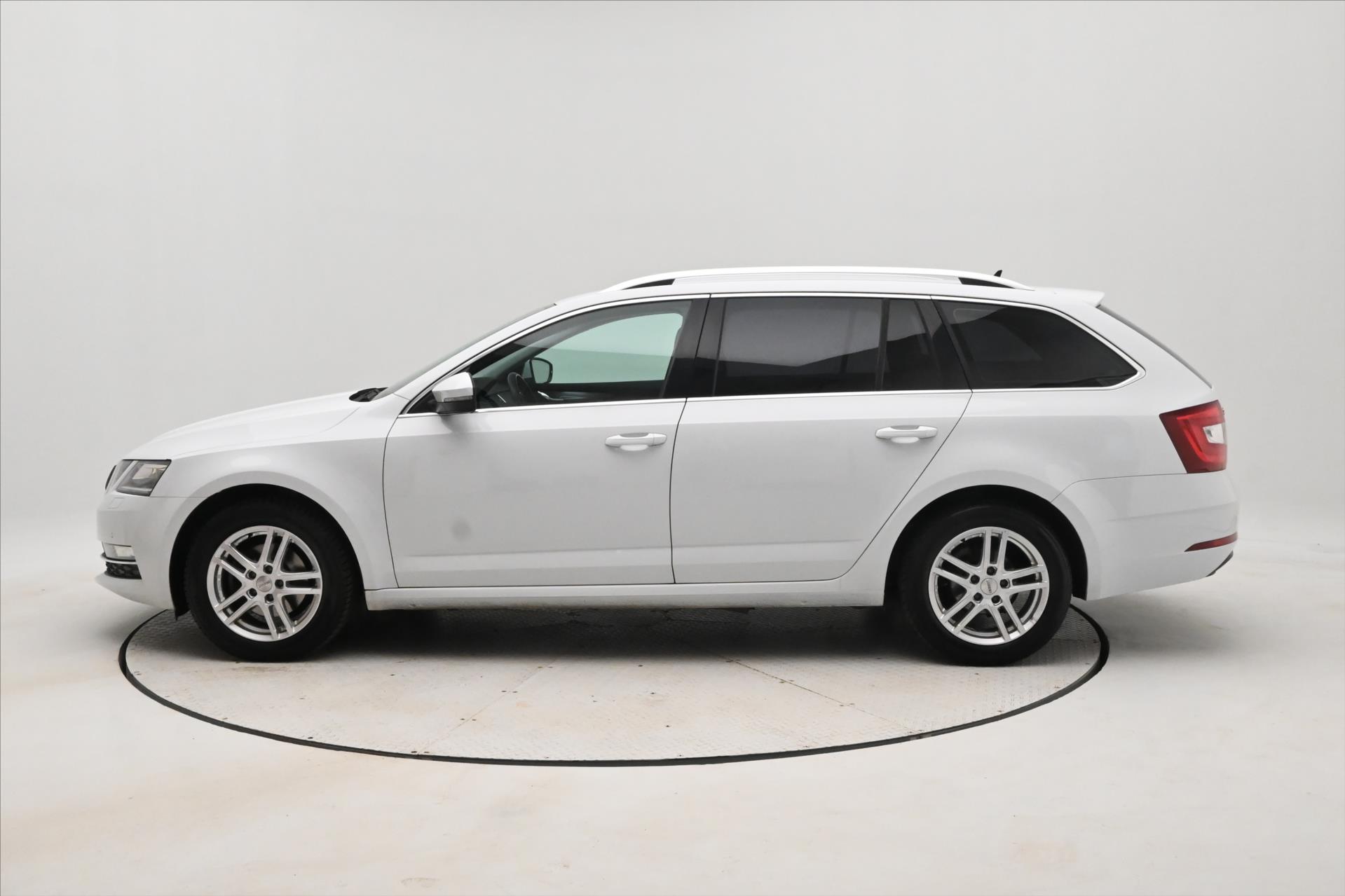 Hlavní fotografie vozu Škoda Octavia 2,0 TDI 110 KW DSG STYLE Záruka až 5 let (8)