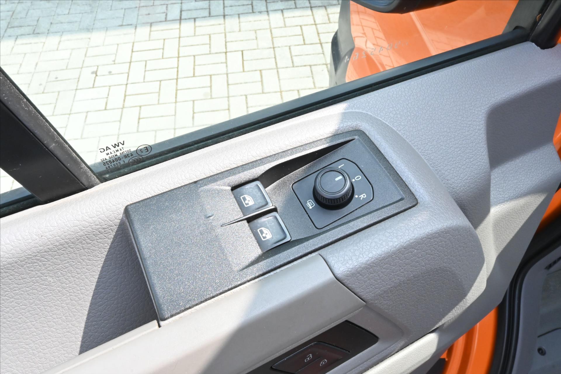 Hlavní fotografie vozu Volkswagen Crafter 2,0 TDI 103kW L2H2 Záruka až 5 let (25)