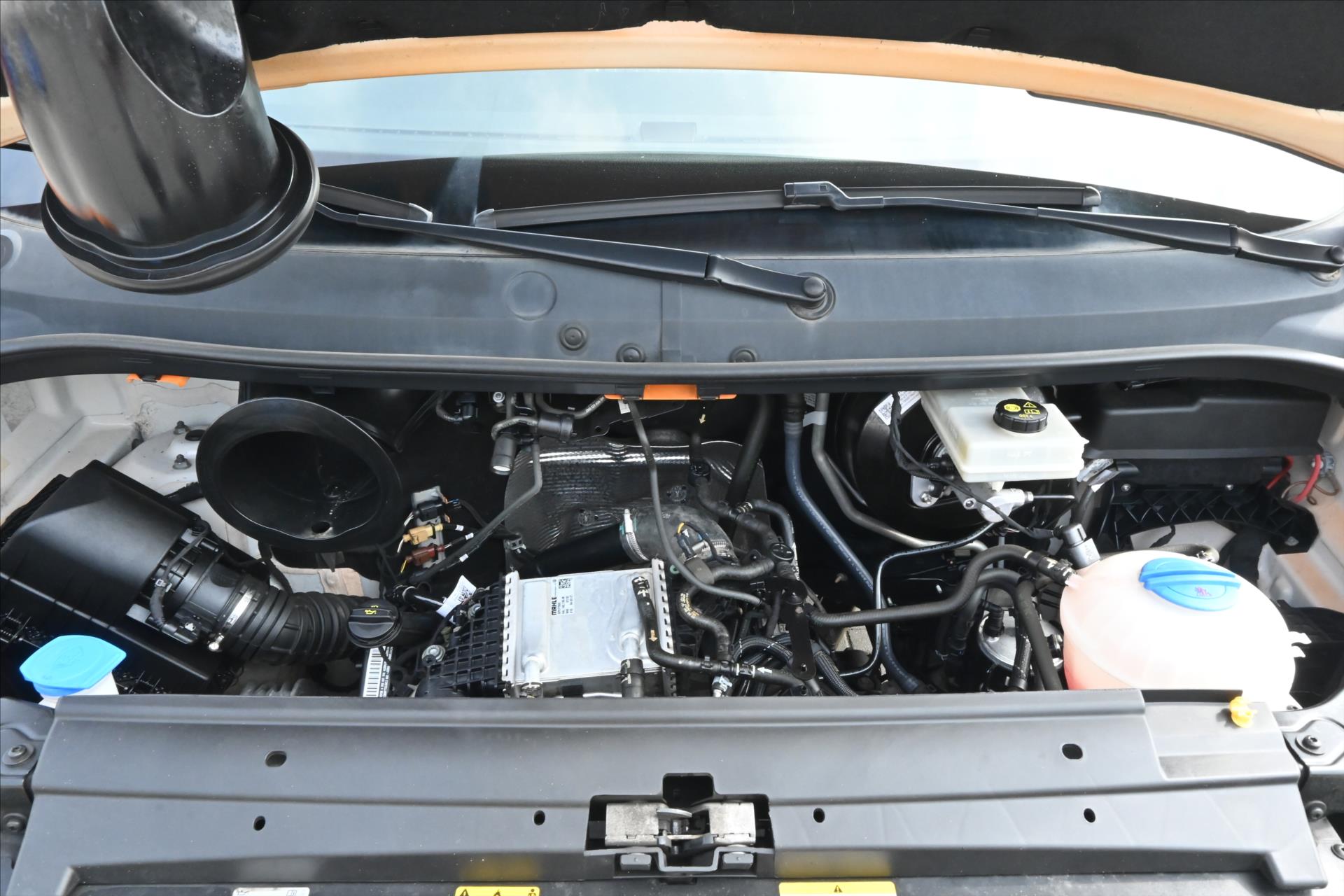 Hlavní fotografie vozu Volkswagen Crafter 2,0 TDI 103kW L2H2 Záruka až 5 let (9)