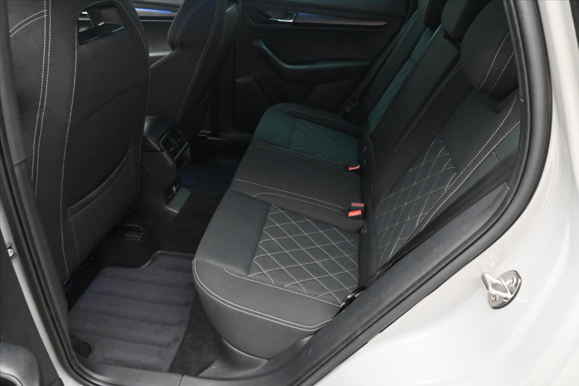 Hlavní fotografie vozu Škoda Karoq 1,5 TSI 110 kW Sportline Záruka až 5 let (14)