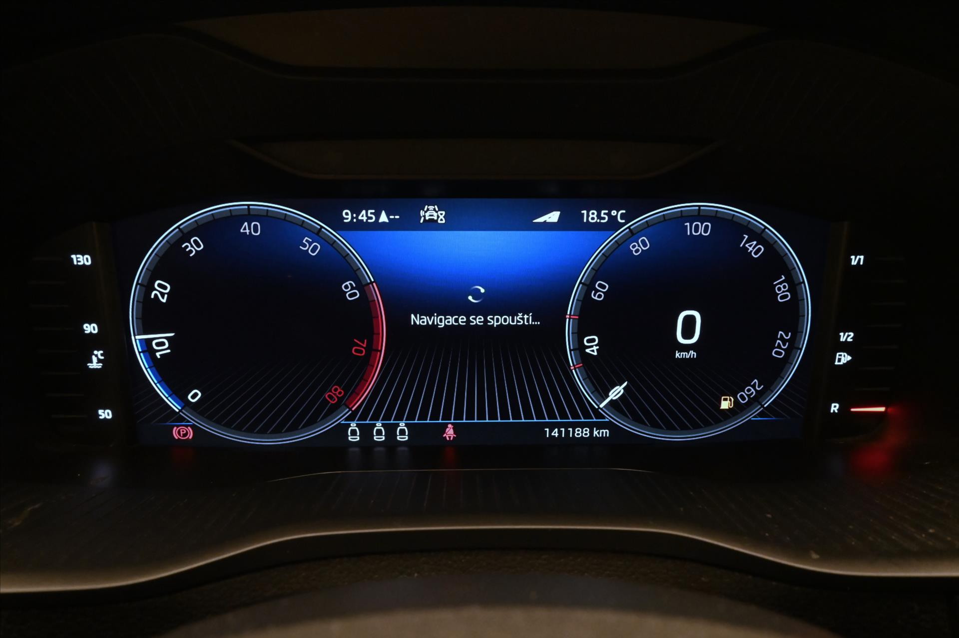 Hlavní fotografie vozu Škoda Karoq 1,5 TSI 110 kW Sportline Záruka až 5 let (16)