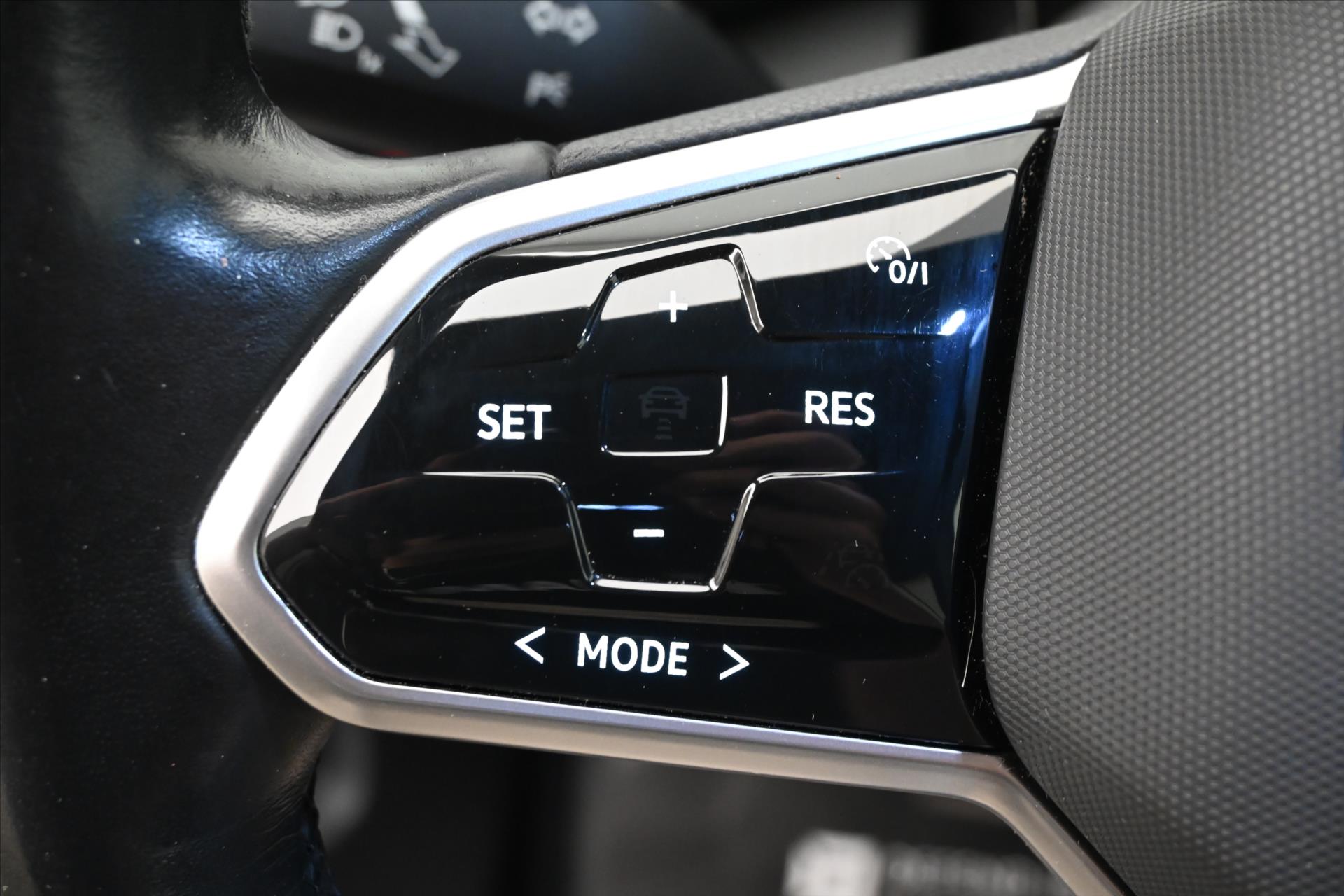 Hlavní fotografie vozu Volkswagen ID.4 150 kW 77 kWh First Edition Záruka až 3 roky (22)