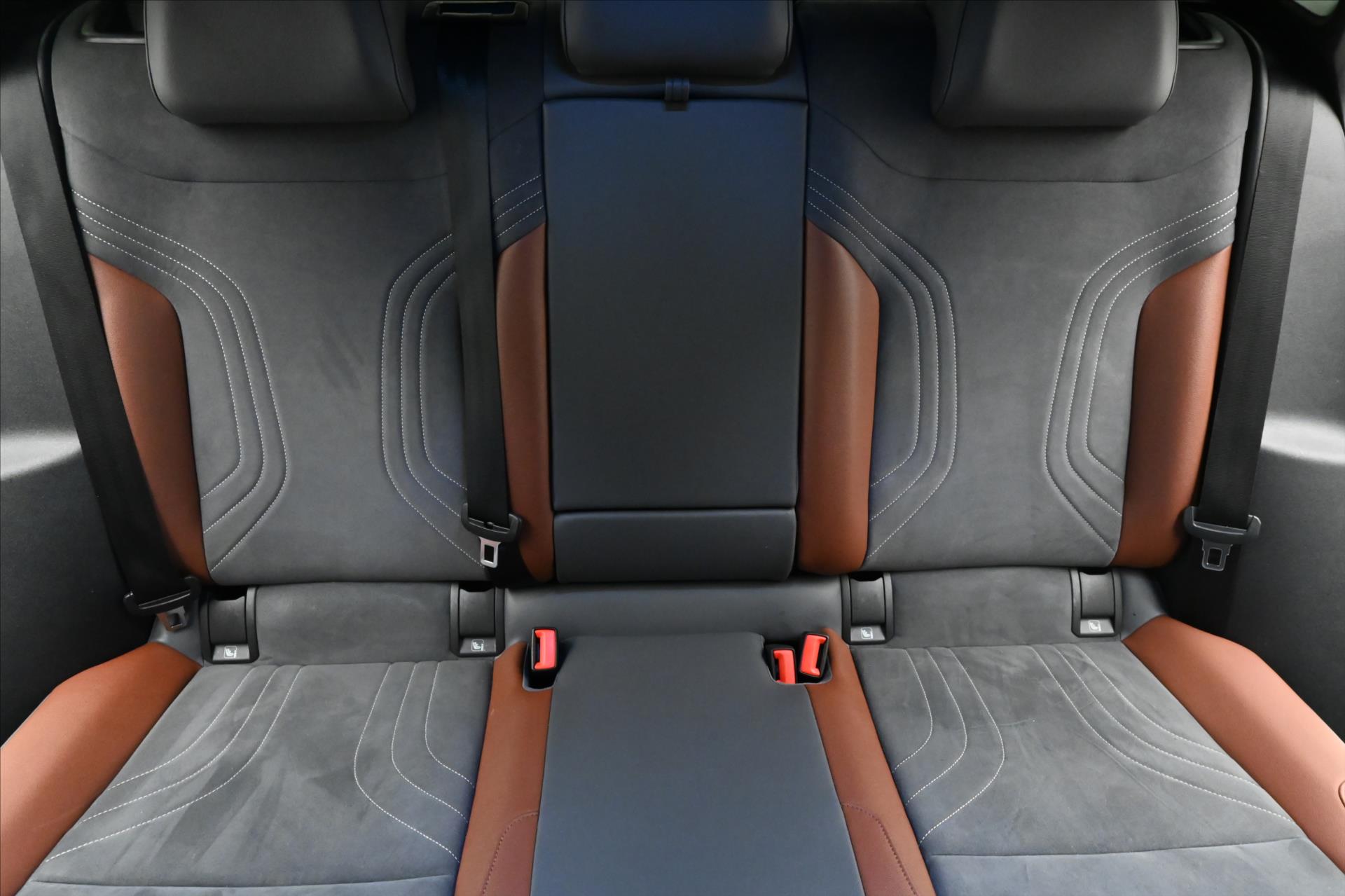 Hlavní fotografie vozu Volkswagen ID.4 150 kW 77 kWh First Edition Záruka až 3 roky (26)