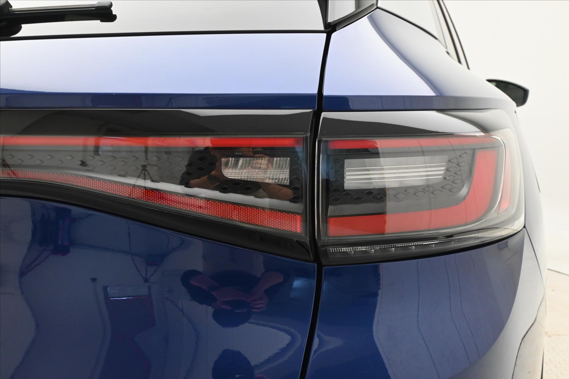 Hlavní fotografie vozu Volkswagen ID.4 150 kW 77 kWh First Edition Záruka až 3 roky (28)