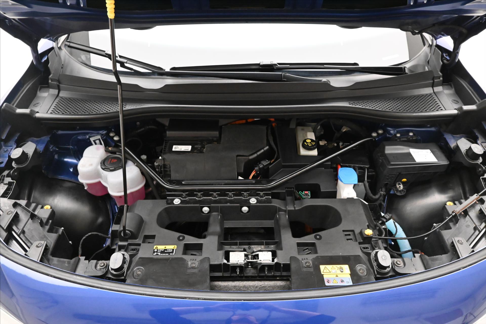 Hlavní fotografie vozu Volkswagen ID.4 150 kW 77 kWh First Edition Záruka až 3 roky (9)