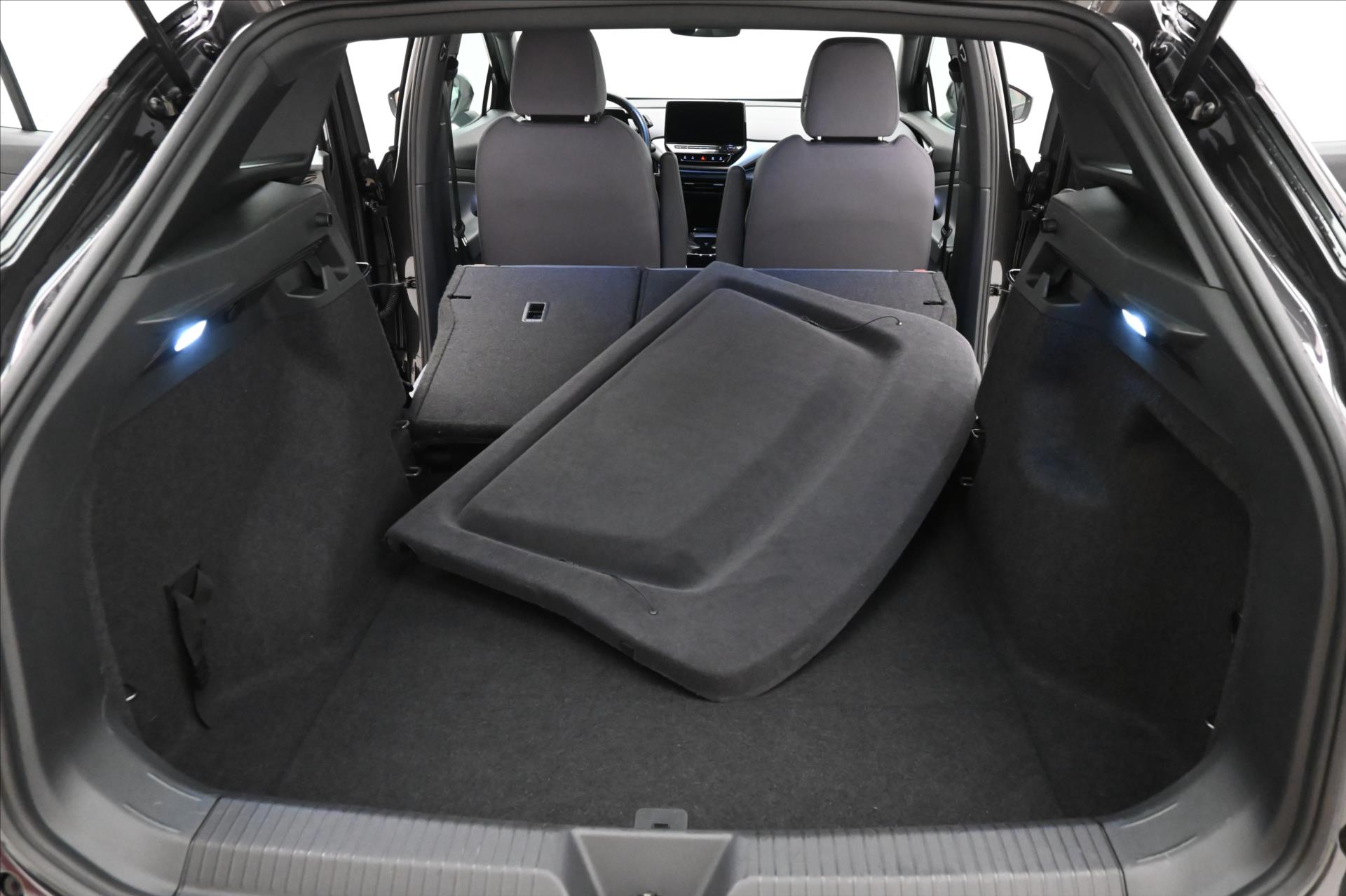 Hlavní fotografie vozu Volkswagen ID.4 Pro Performance 150kW 77 kWh Záruka až 3 roky (12)