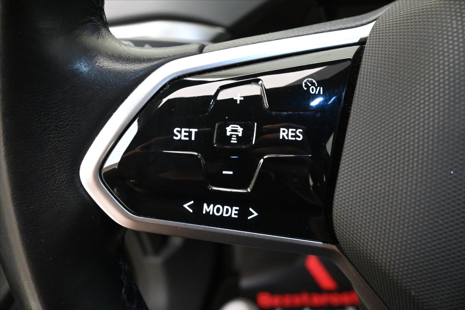 Hlavní fotografie vozu Volkswagen ID.4 Pro Performance 150kW 77 kWh Záruka až 3 roky (23)