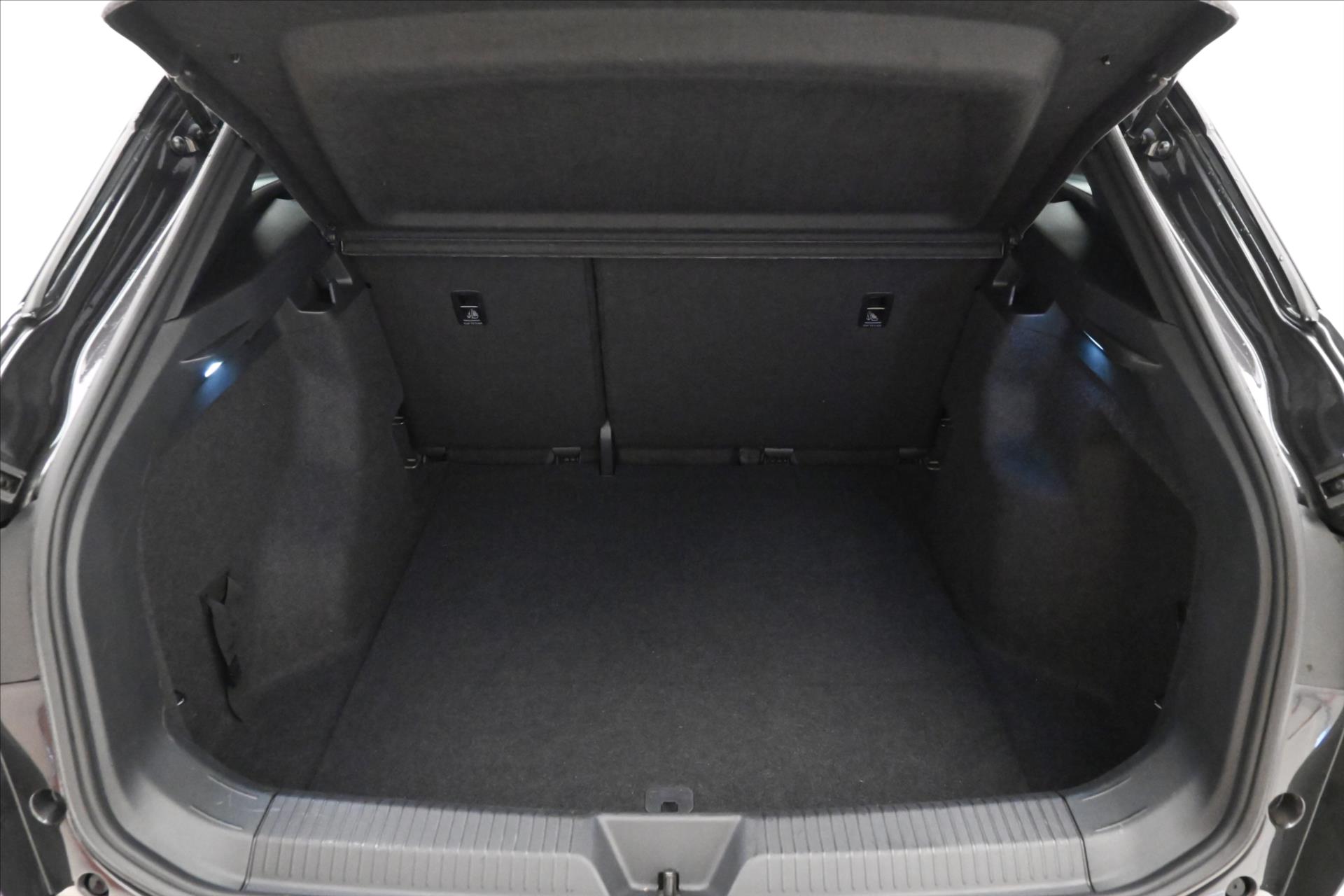 Hlavní fotografie vozu Volkswagen ID.4 Pro Performance 150kW 77kWh Záruka až 3 roky (10)