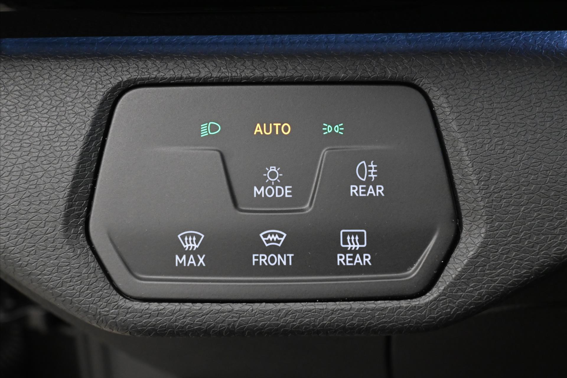 Hlavní fotografie vozu Volkswagen ID.4 Pro Performance 150kW 77kWh Záruka až 3 roky (25)