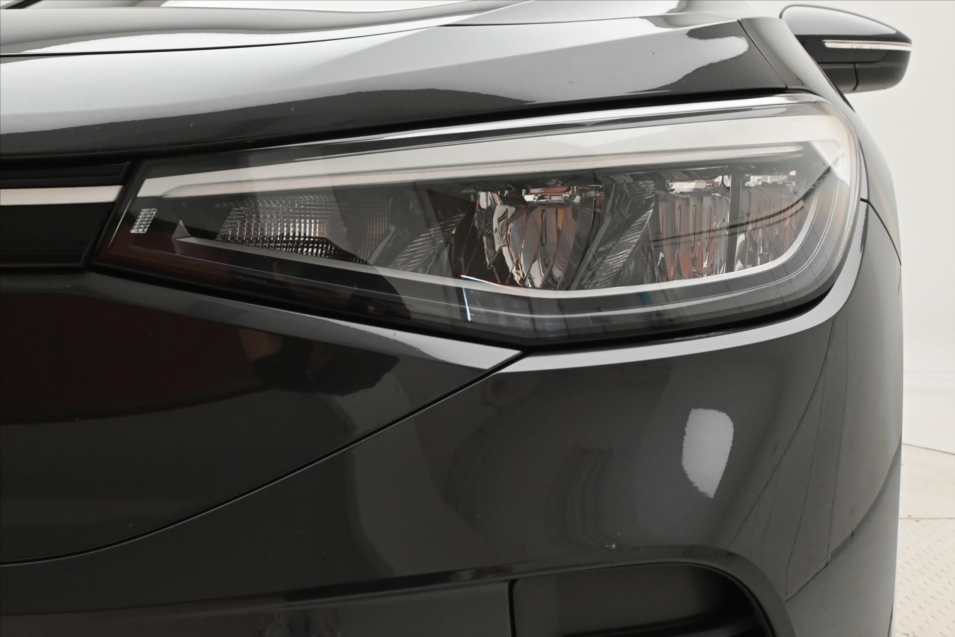 Hlavní fotografie vozu Volkswagen ID.4 Pro Performance 150kW 77kWh Záruka až 3 roky (28)