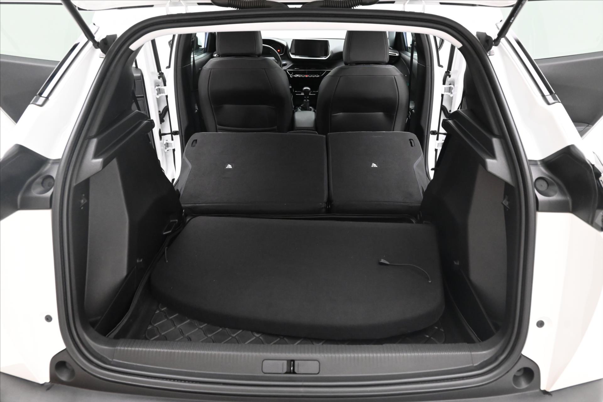 Hlavní fotografie vozu Peugeot 2008 1,5 HDI 81 kW LED TAŽNÉ Záruka až 5 let (11)