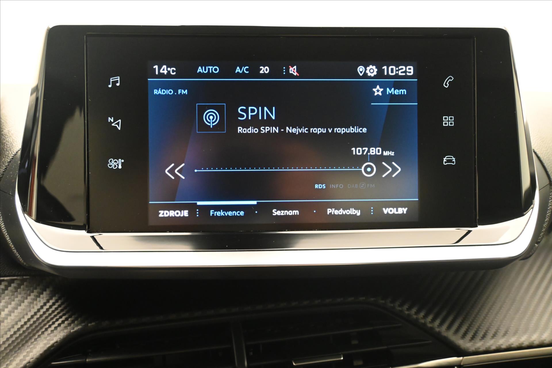 Hlavní fotografie vozu Peugeot 2008 1,5 HDI 81 kW LED TAŽNÉ Záruka až 5 let (19)