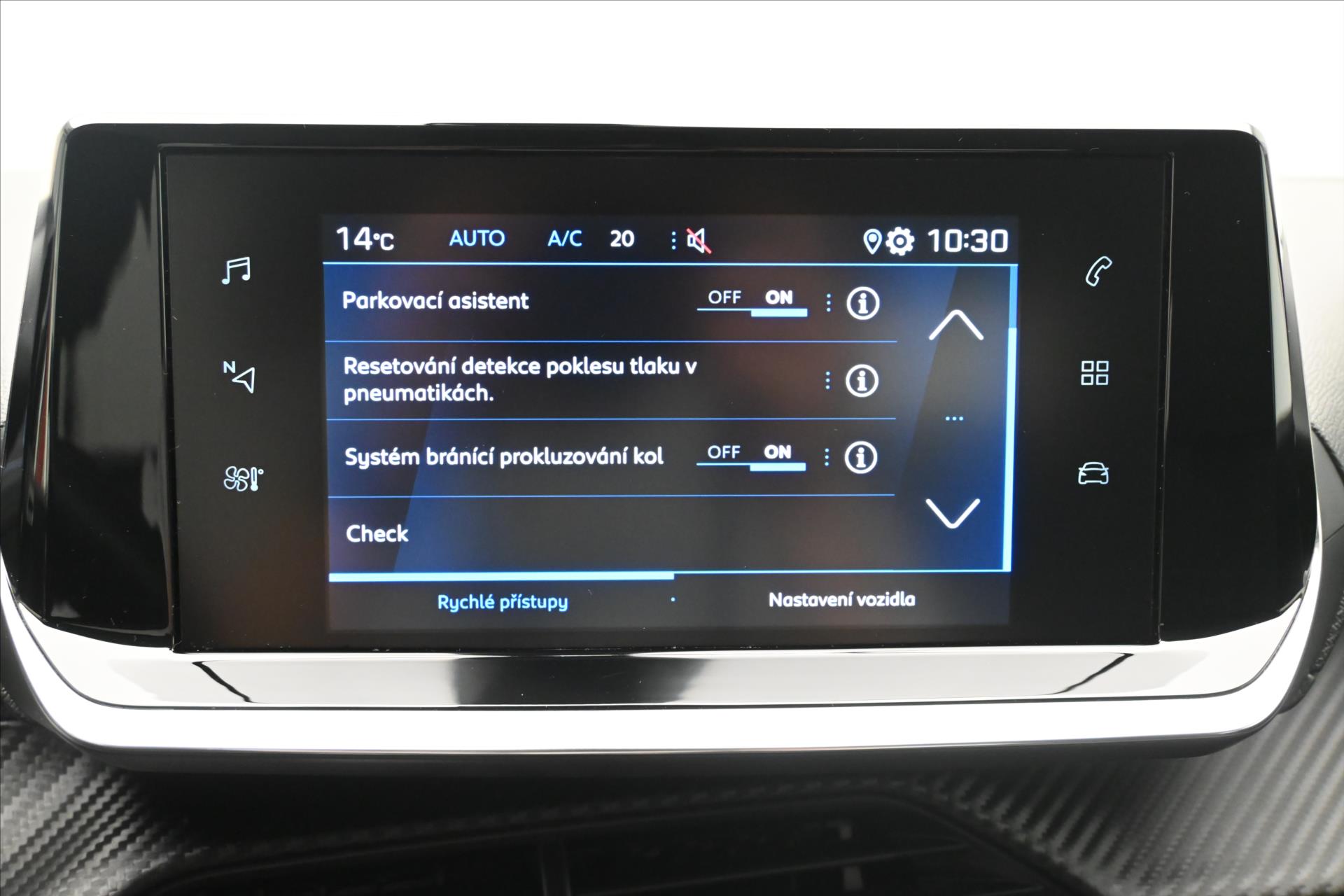 Hlavní fotografie vozu Peugeot 2008 1,5 HDI 81 kW LED TAŽNÉ Záruka až 5 let (20)