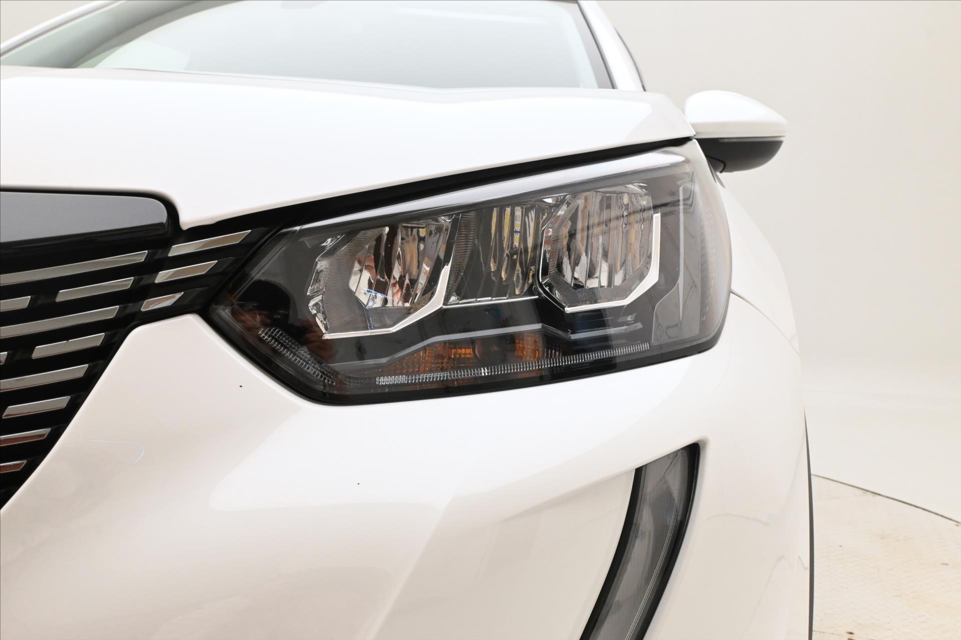 Hlavní fotografie vozu Peugeot 2008 1,5 HDI 81 kW LED TAŽNÉ Záruka až 5 let (29)