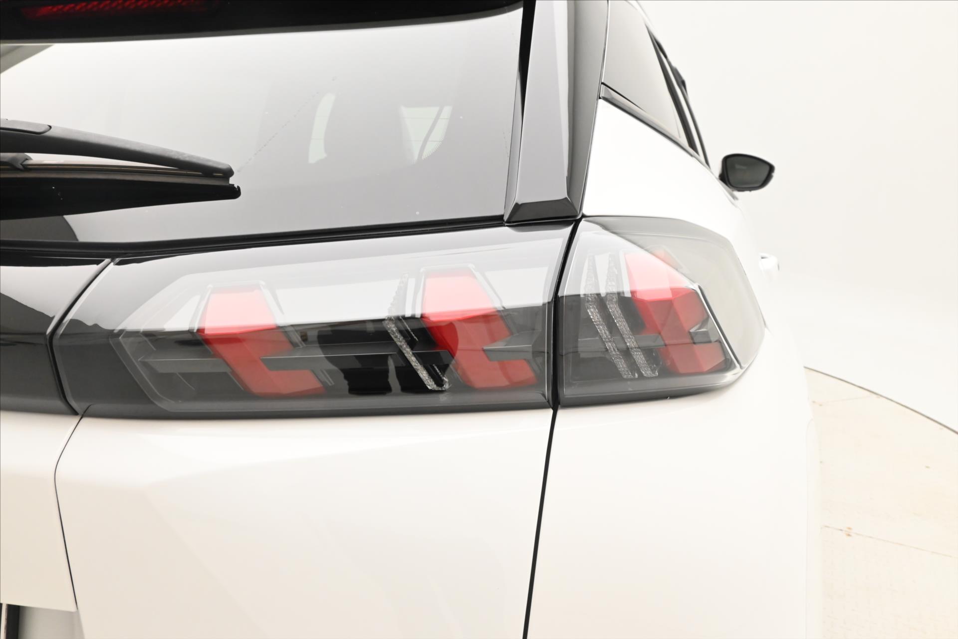 Hlavní fotografie vozu Peugeot 2008 1,5 HDI 81 kW LED TAŽNÉ Záruka až 5 let (30)