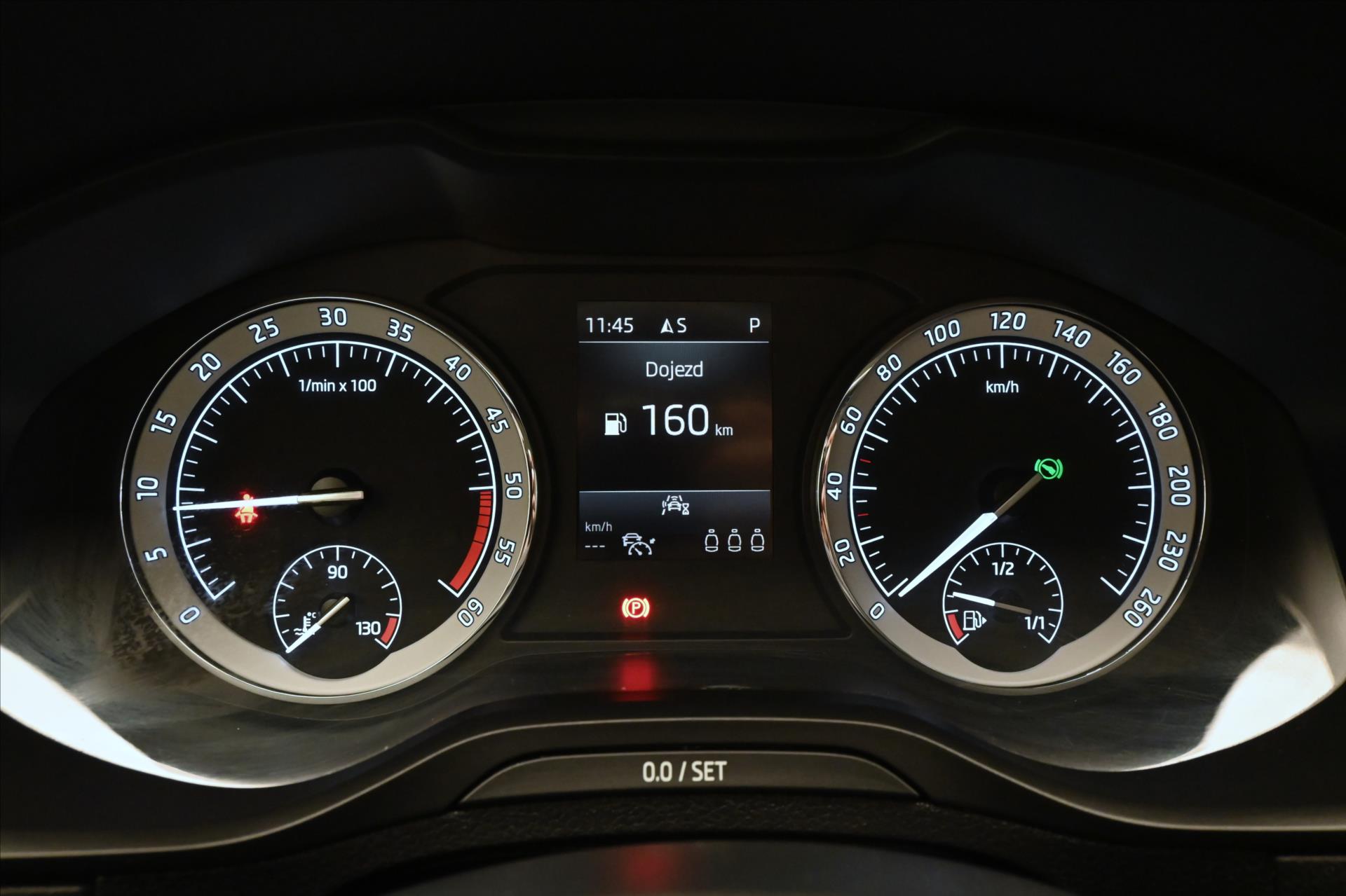 Hlavní fotografie vozu Škoda Karoq 2,0 TDI 85 KW DSG Ambiente Záruka až 5 let (16)