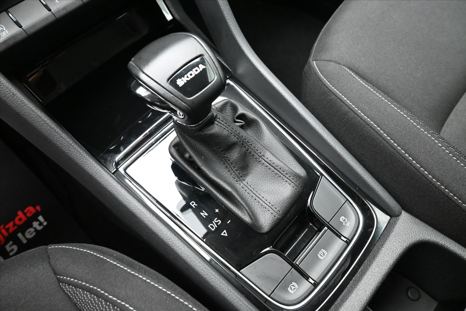 Hlavní fotografie vozu Škoda Karoq 2,0 TDI 85 KW DSG Ambiente Záruka až 5 let (22)