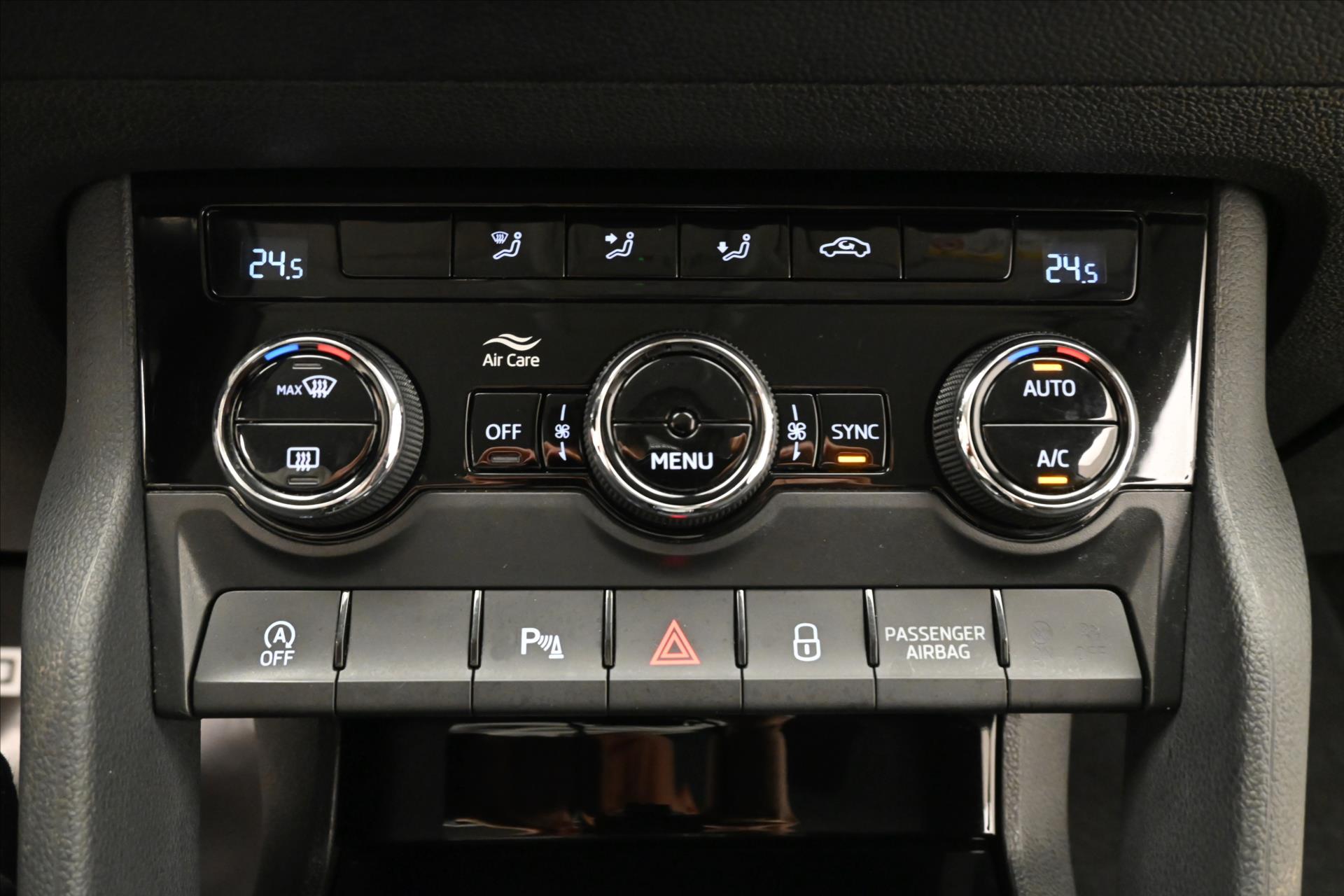 Main photo of the car Skoda Karoq 2,0 TDI 85 KW DSG NAVIGACE Záruka až 5 let (22)