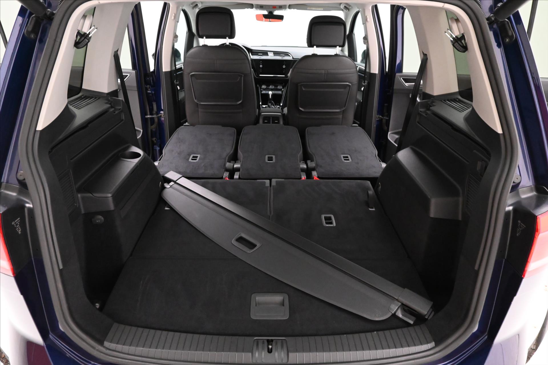 Hlavní fotografie vozu Volkswagen Touran 2,0 TDI 110kW DSG 7Míst Záruka až 5 let (12)