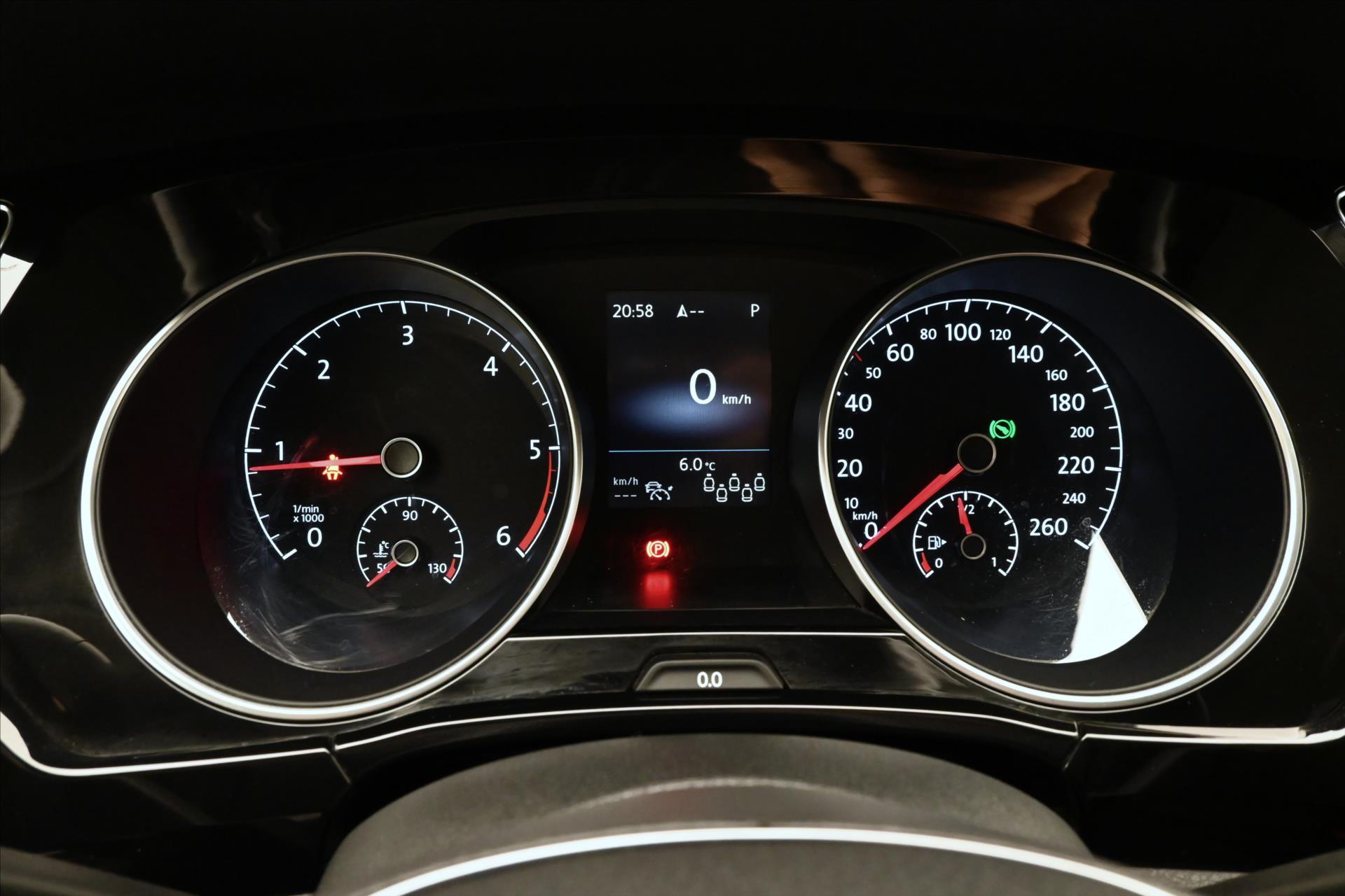 Hlavní fotografie vozu Volkswagen Touran 2,0 TDI 110kW DSG 7Míst Záruka až 5 let (15)