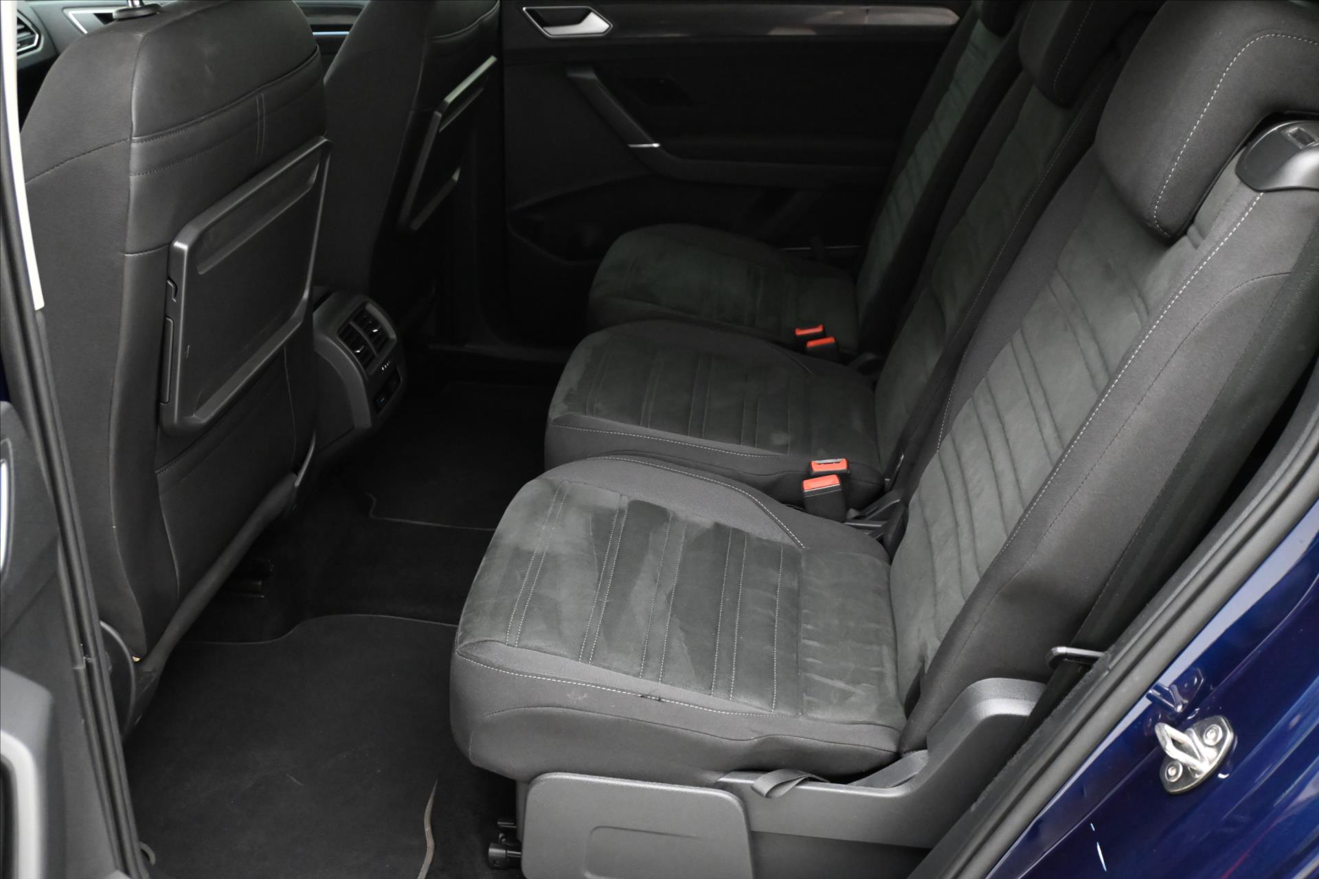 Hlavní fotografie vozu Volkswagen Touran 2,0 TDI 110kW DSG 7Míst Záruka až 5 let (19)