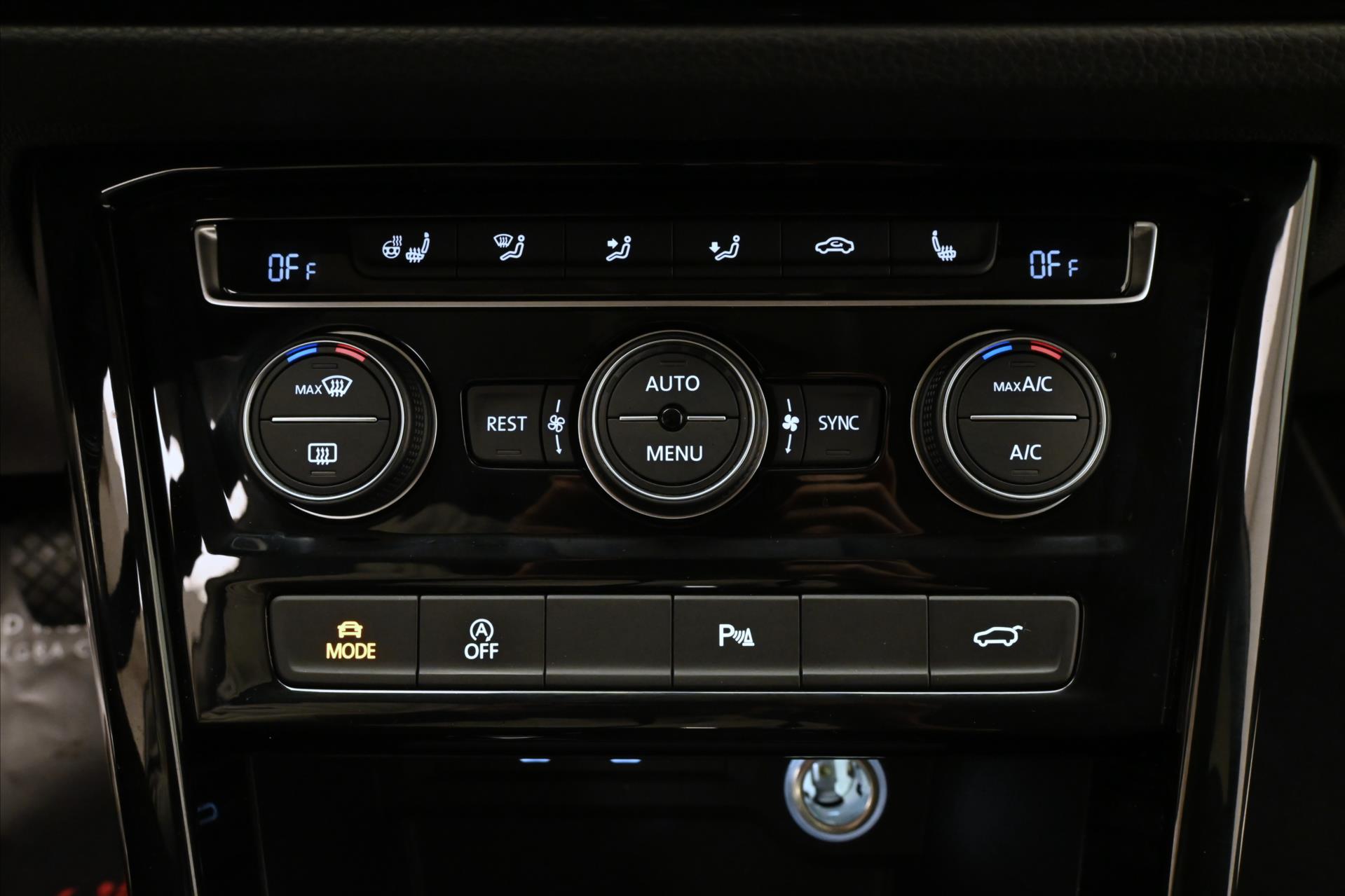 Hlavní fotografie vozu Volkswagen Touran 2,0 TDI 110kW DSG 7Míst Záruka až 5 let (22)