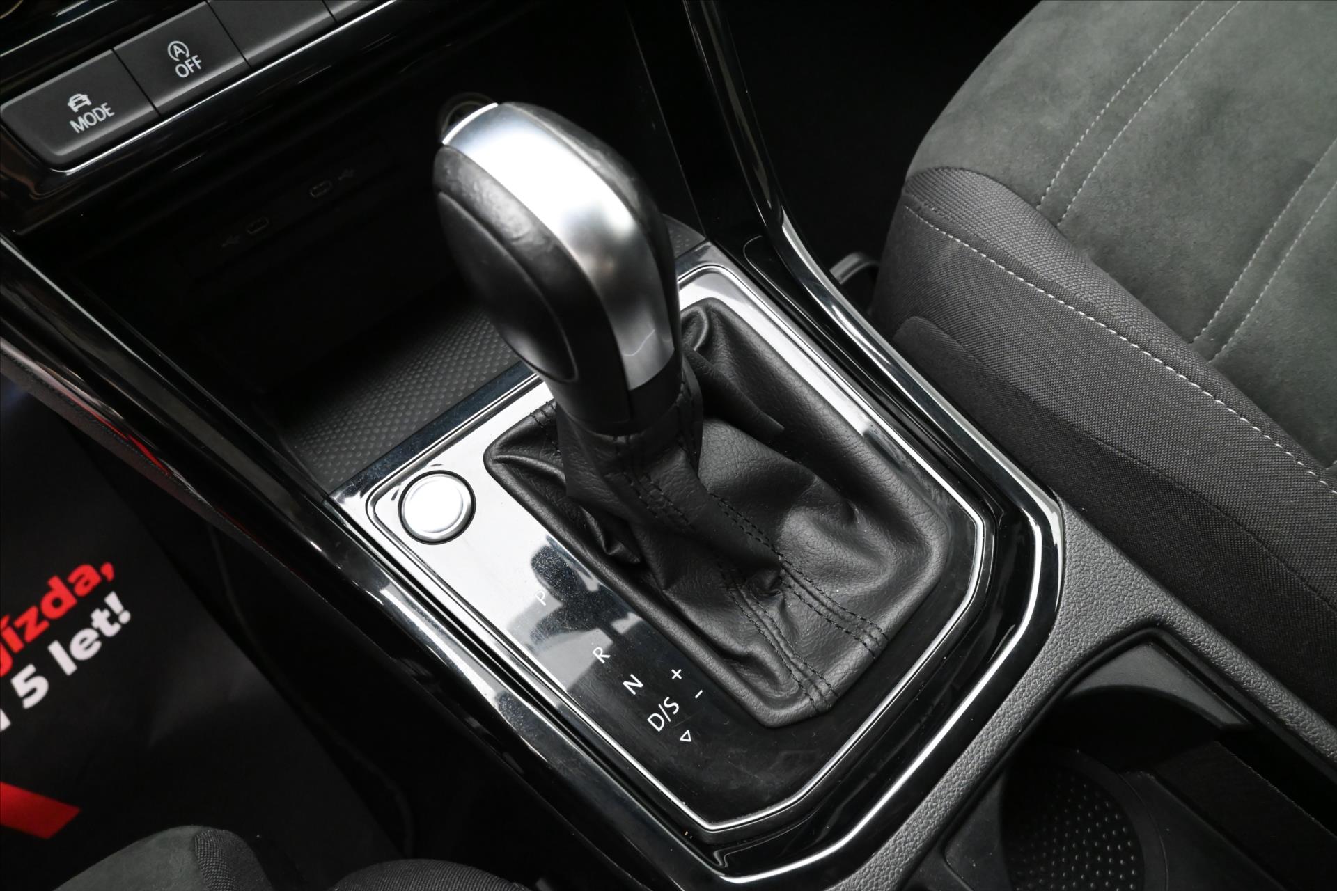 Hlavní fotografie vozu Volkswagen Touran 2,0 TDI 110kW DSG 7Míst Záruka až 5 let (24)