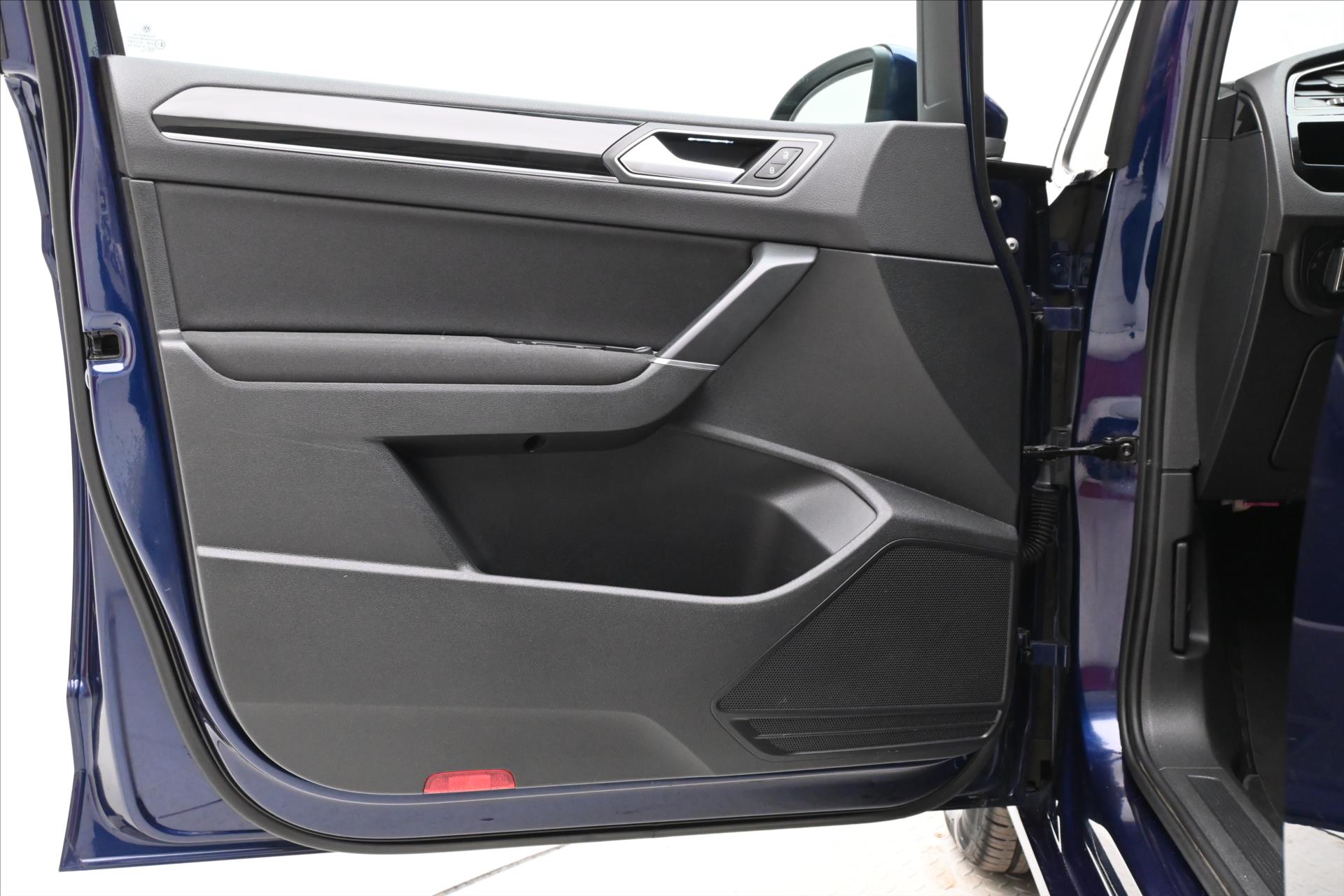 Hlavní fotografie vozu Volkswagen Touran 2,0 TDI 110kW DSG 7Míst Záruka až 5 let (26)