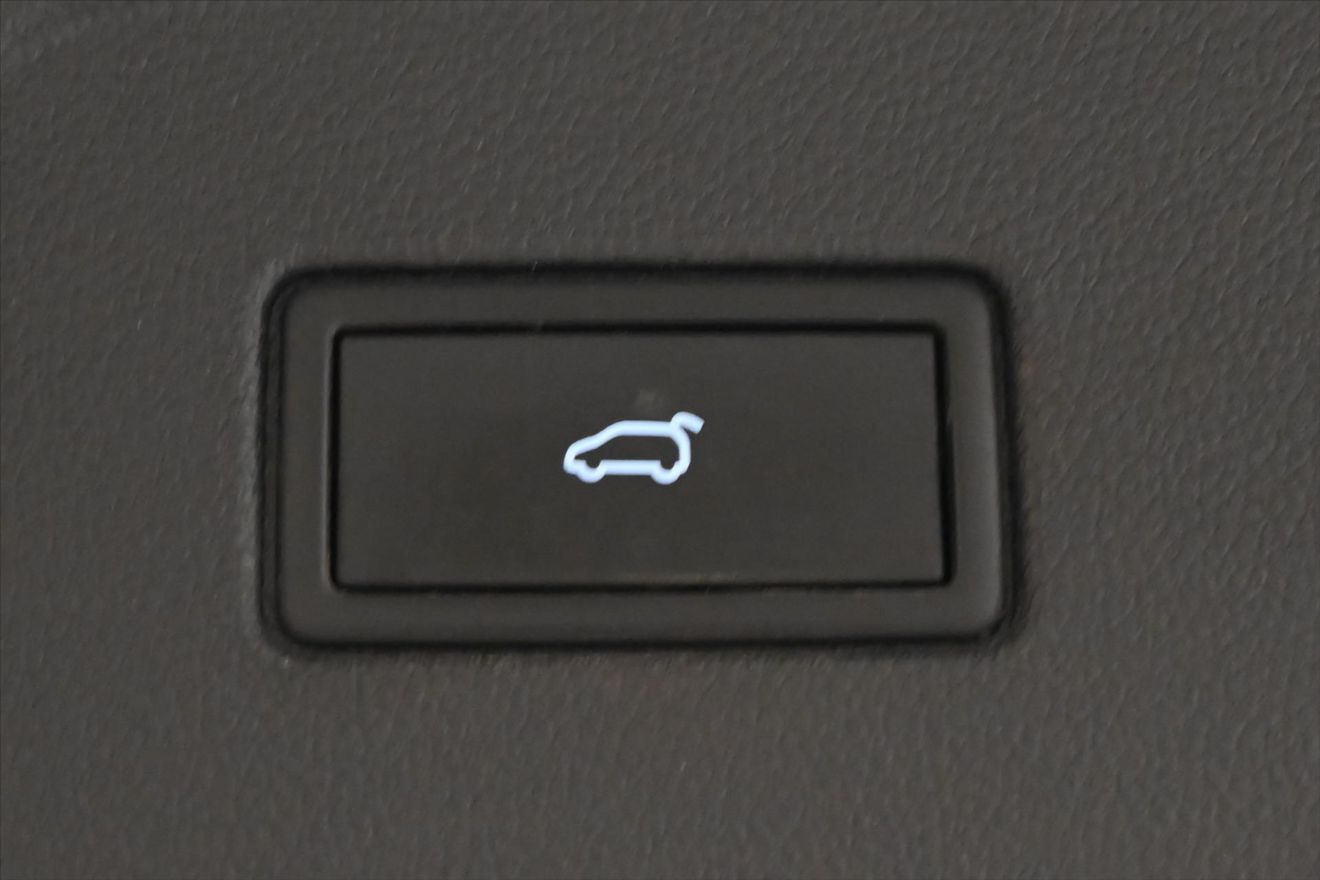 Hlavní fotografie vozu Volkswagen Touran 2,0 TDI 110kW DSG 7Míst Záruka až 5 let (29)