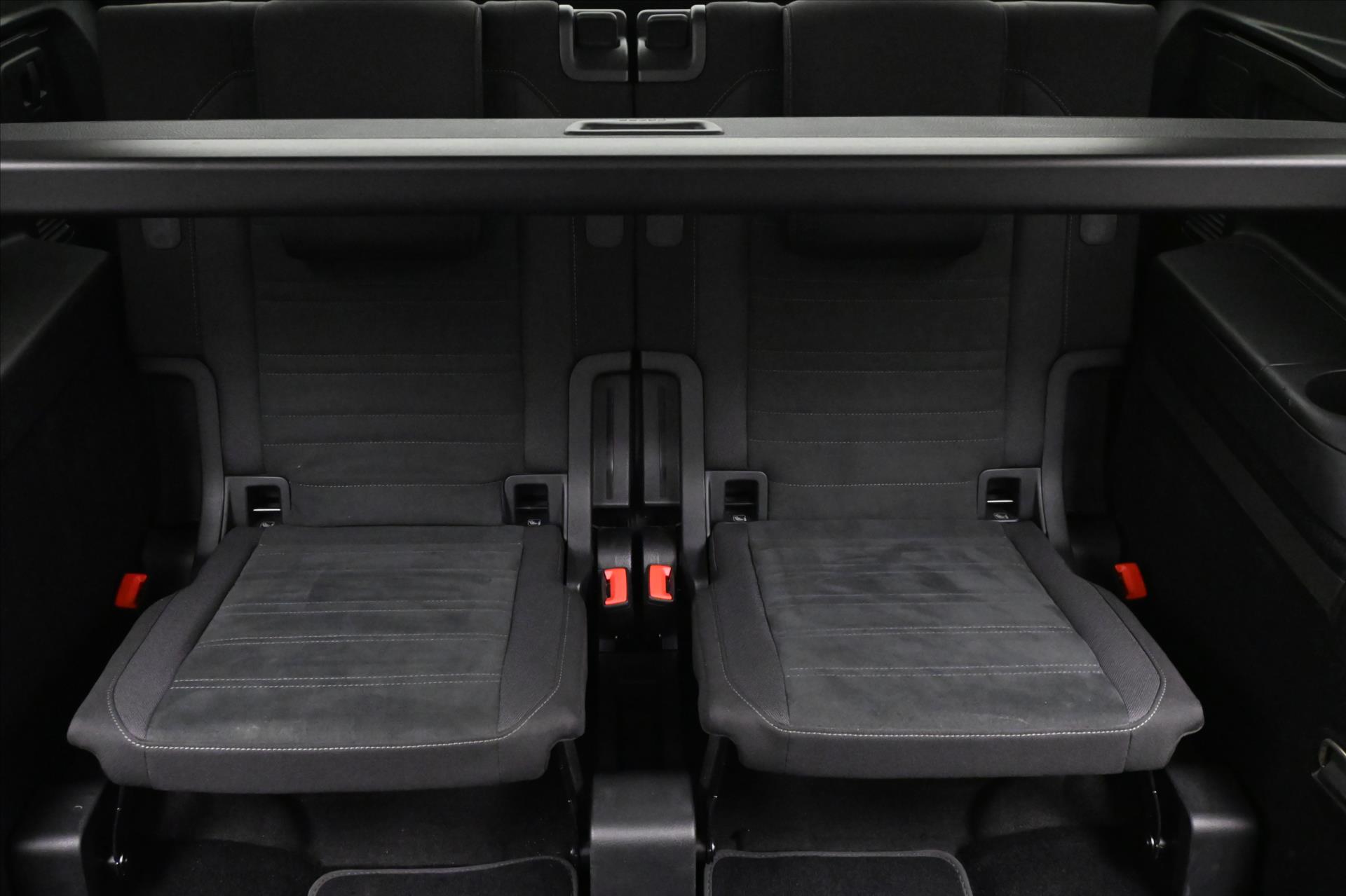 Hlavní fotografie vozu Volkswagen Touran 2,0 TDI 110kW DSG 7Míst Záruka až 5 let (31)