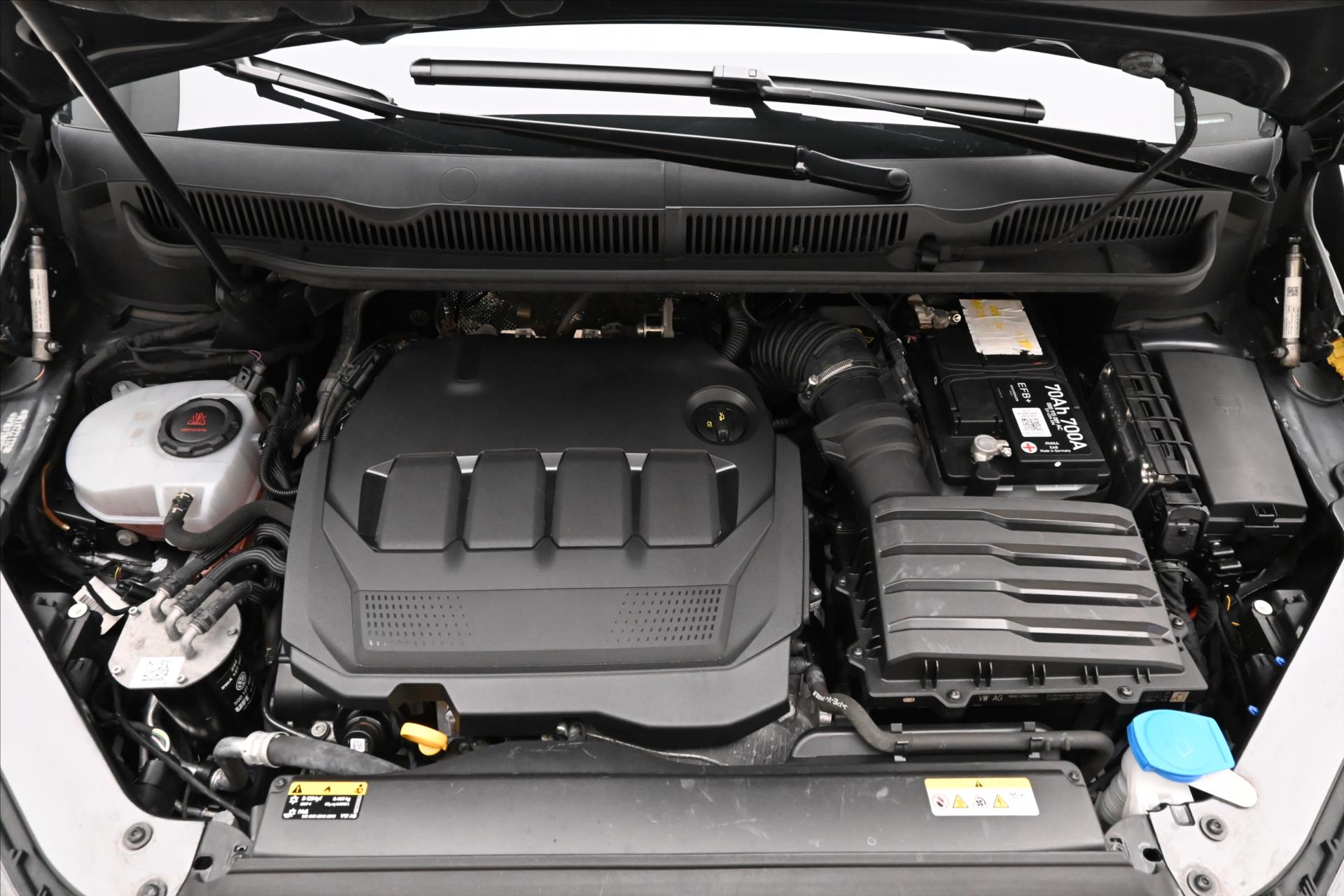 Hlavní fotografie vozu Volkswagen Touran 2,0 TDI 110kW DSG 7Míst Záruka až 5 let (9)