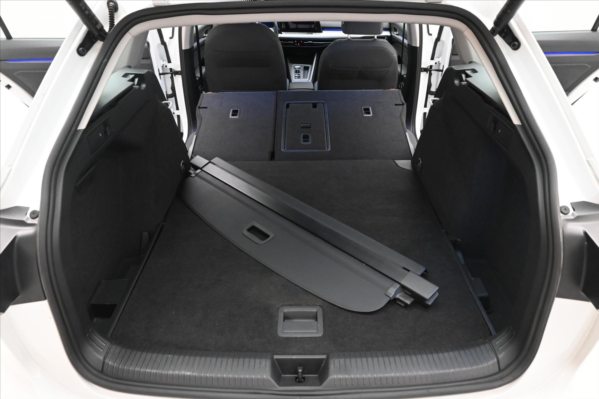 Hlavní fotografie vozu Volkswagen Golf 2,0 TDI 110 kW DSG Life Záruka až 5 let (11)